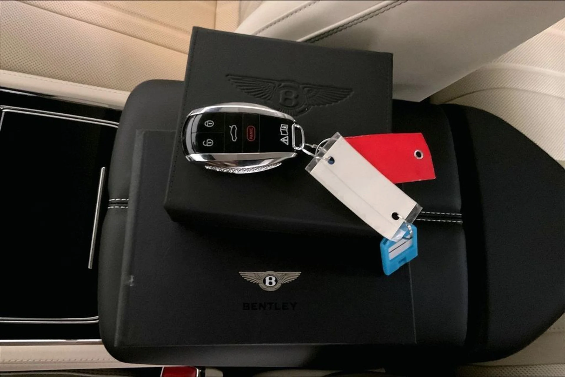 mph033_12587770_3cfc892200bed5cf5135d69c1b8618e1x_a6f0828b46