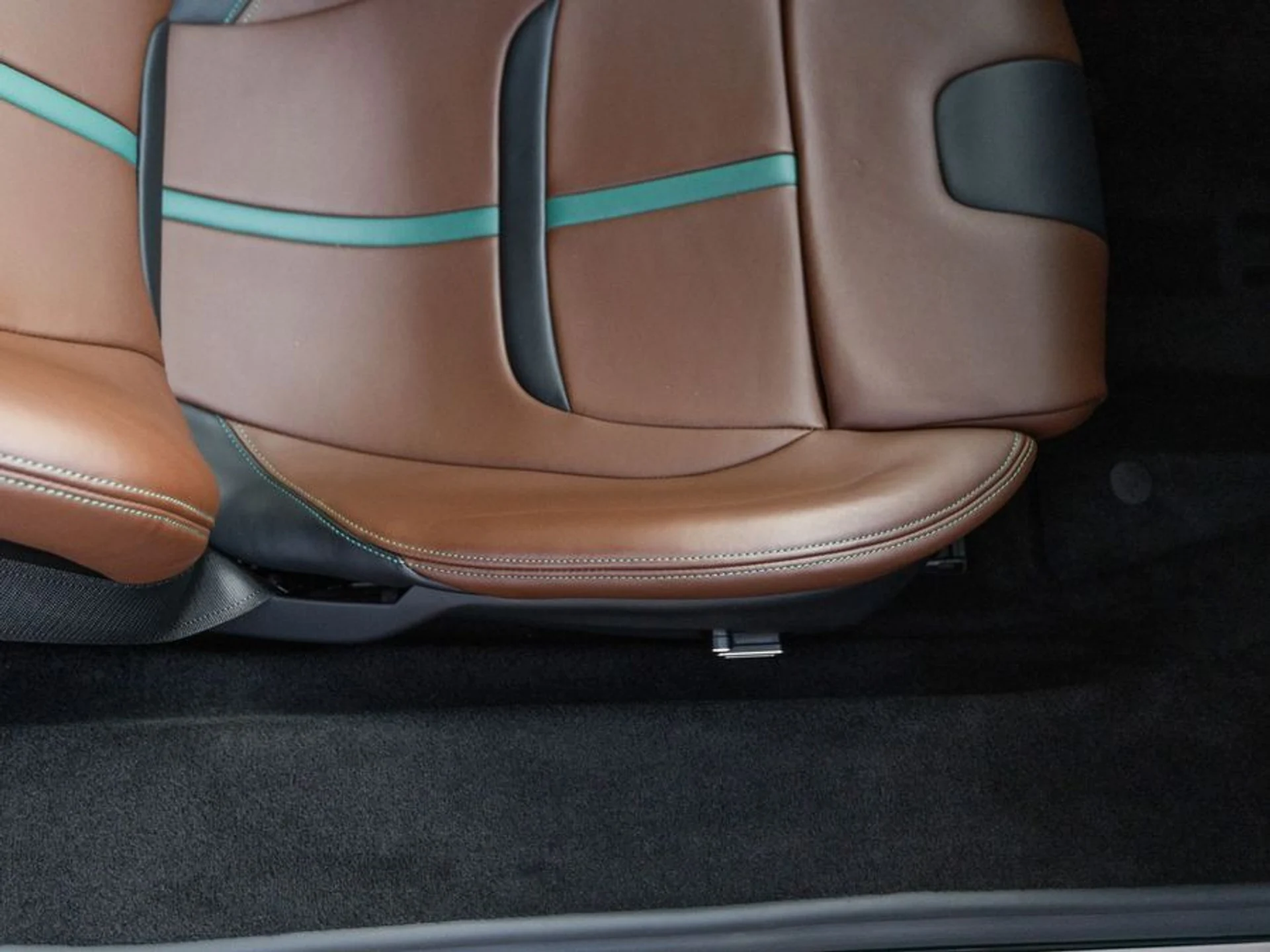 mph033_1260425136_6c6a1372_4893_4f85_853a_269ddcac5bd0_d719037488