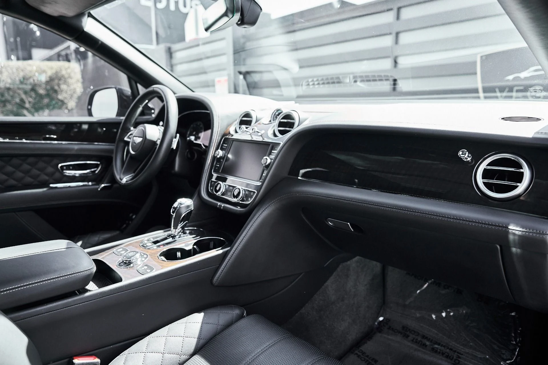 mph033_1264629937_Used_2017_Bentley_Bentayga_W12_1781373102_8392da83fe