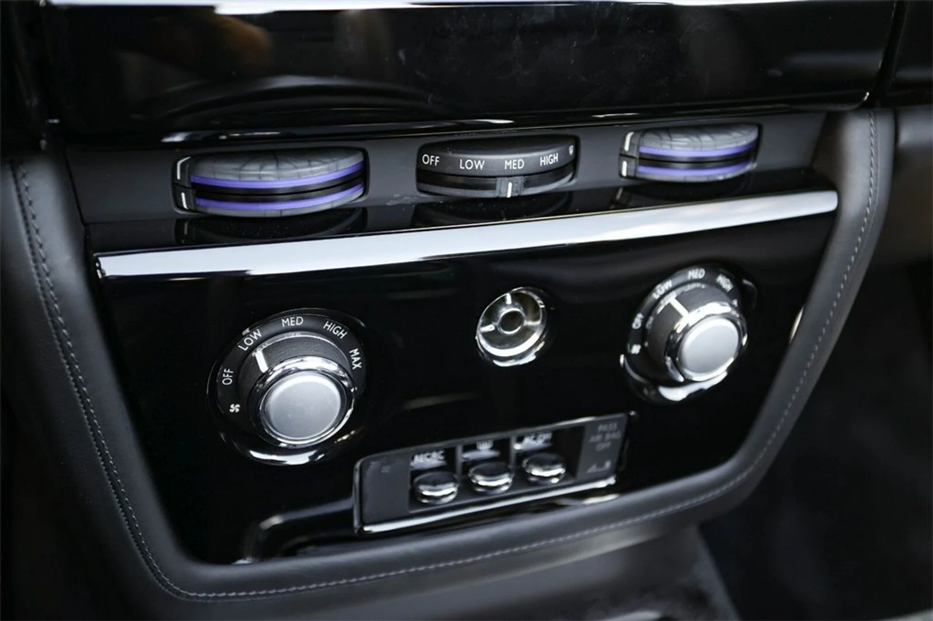 mph033_1266961459_8a58562f604ba190a3a3948456bfb099_909856d0d7