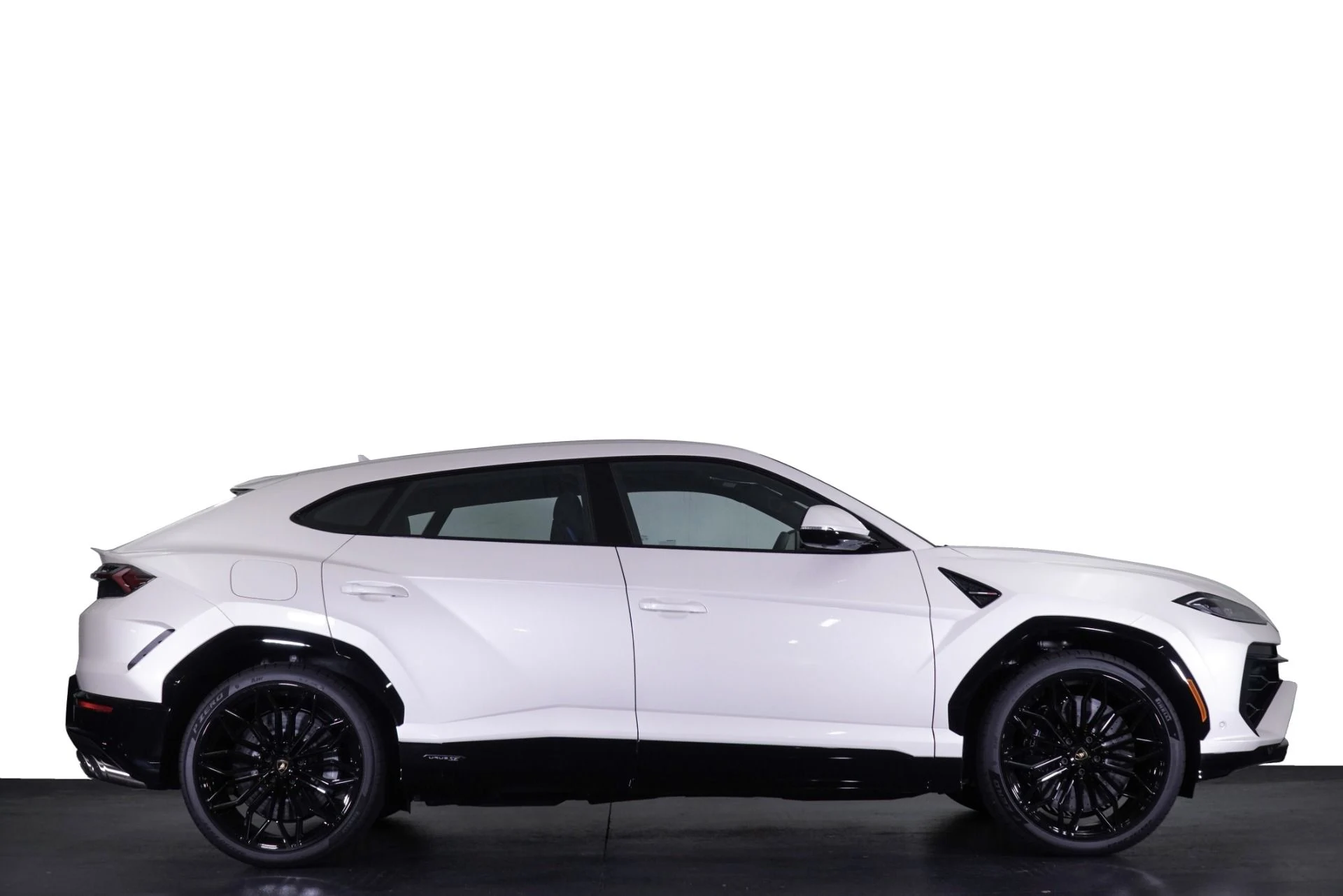 mph033_1270905567_New_2025_Lamborghini_Urus_SE_1770747580_afe6096138