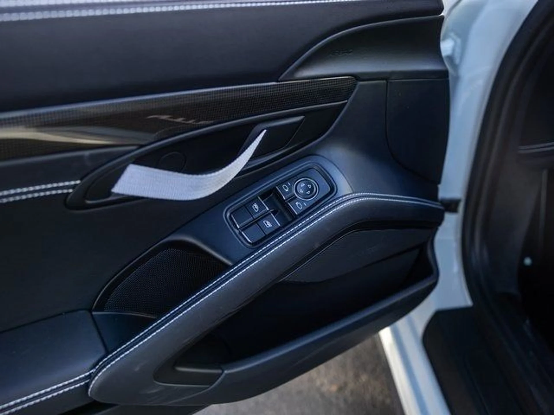 mph033_1280221786_34_63da78284b