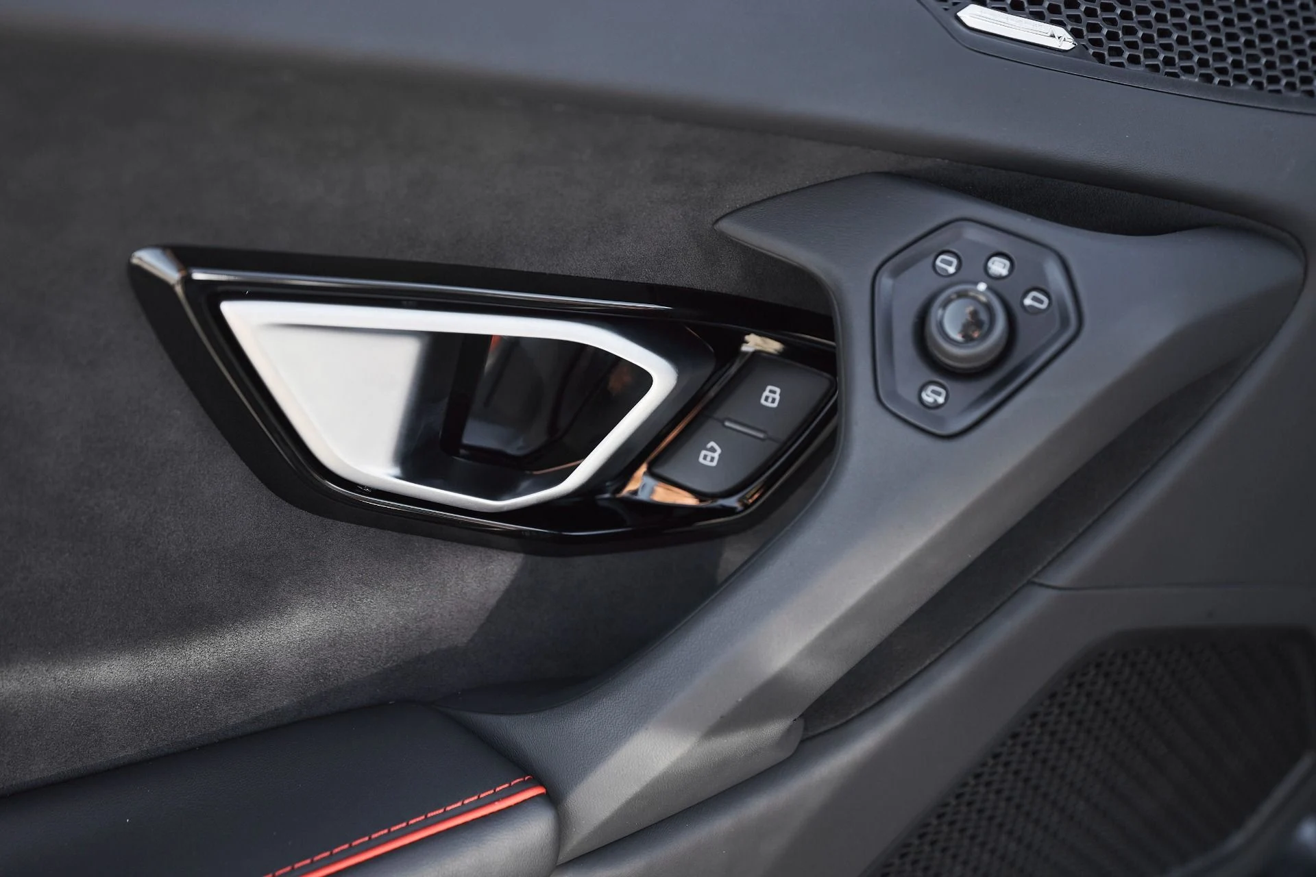 mph033_1281041051_Used_2022_Lamborghini_Huracan_EVO_Base_1761357608_a2eaffecc9