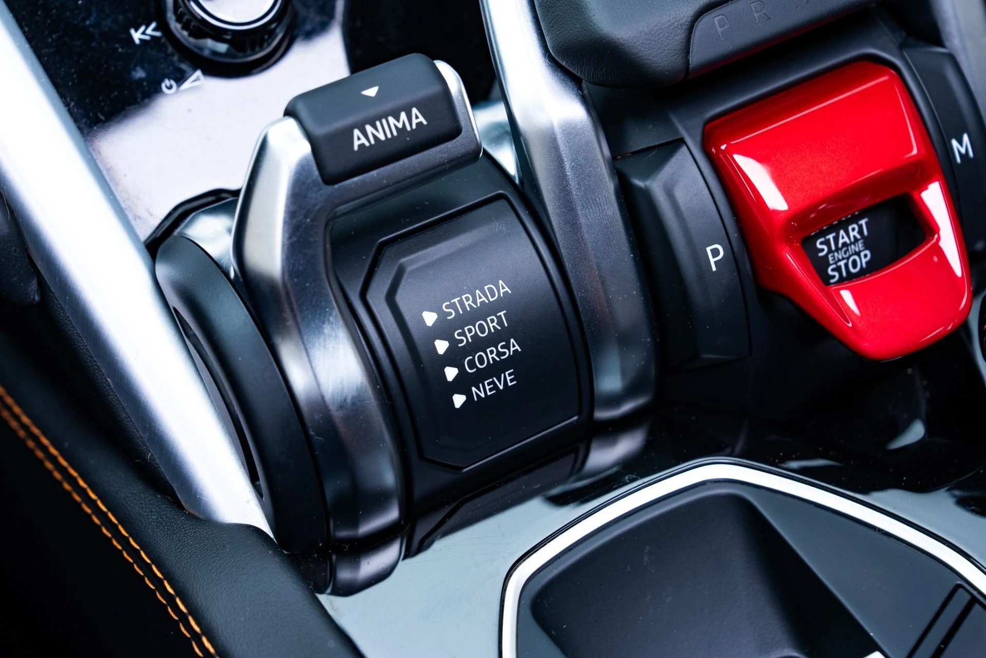 mph033_1283543274_Used_2023_Lamborghini_Urus_S_1775088138_99607e9701