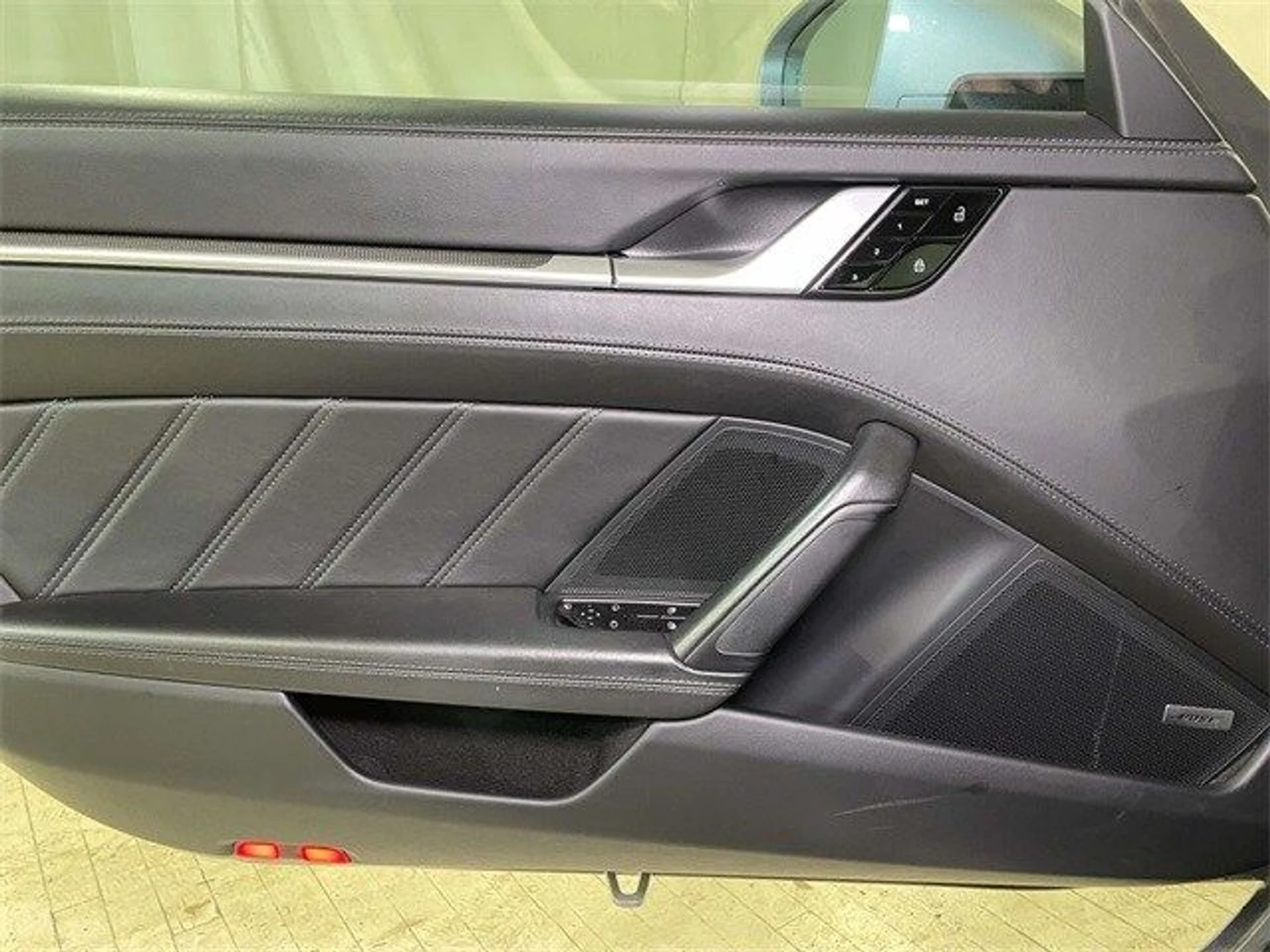 mph033_1285289040_760ab698ec7a3143f20ac4cb88a4e6cbx_ca83a36e3e