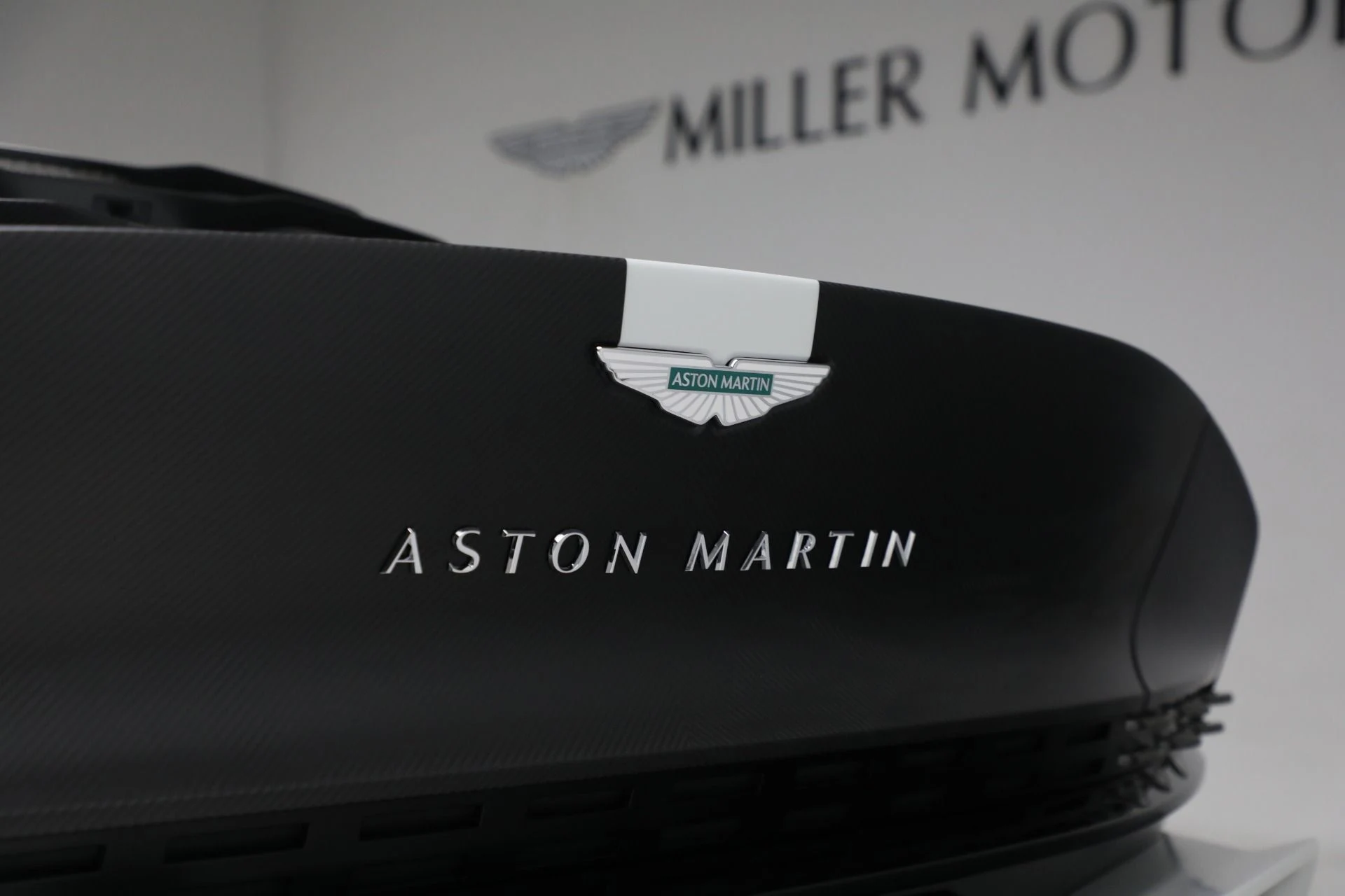 mph033_1286041774_New_2024_Aston_Martin_Valour_77df496772