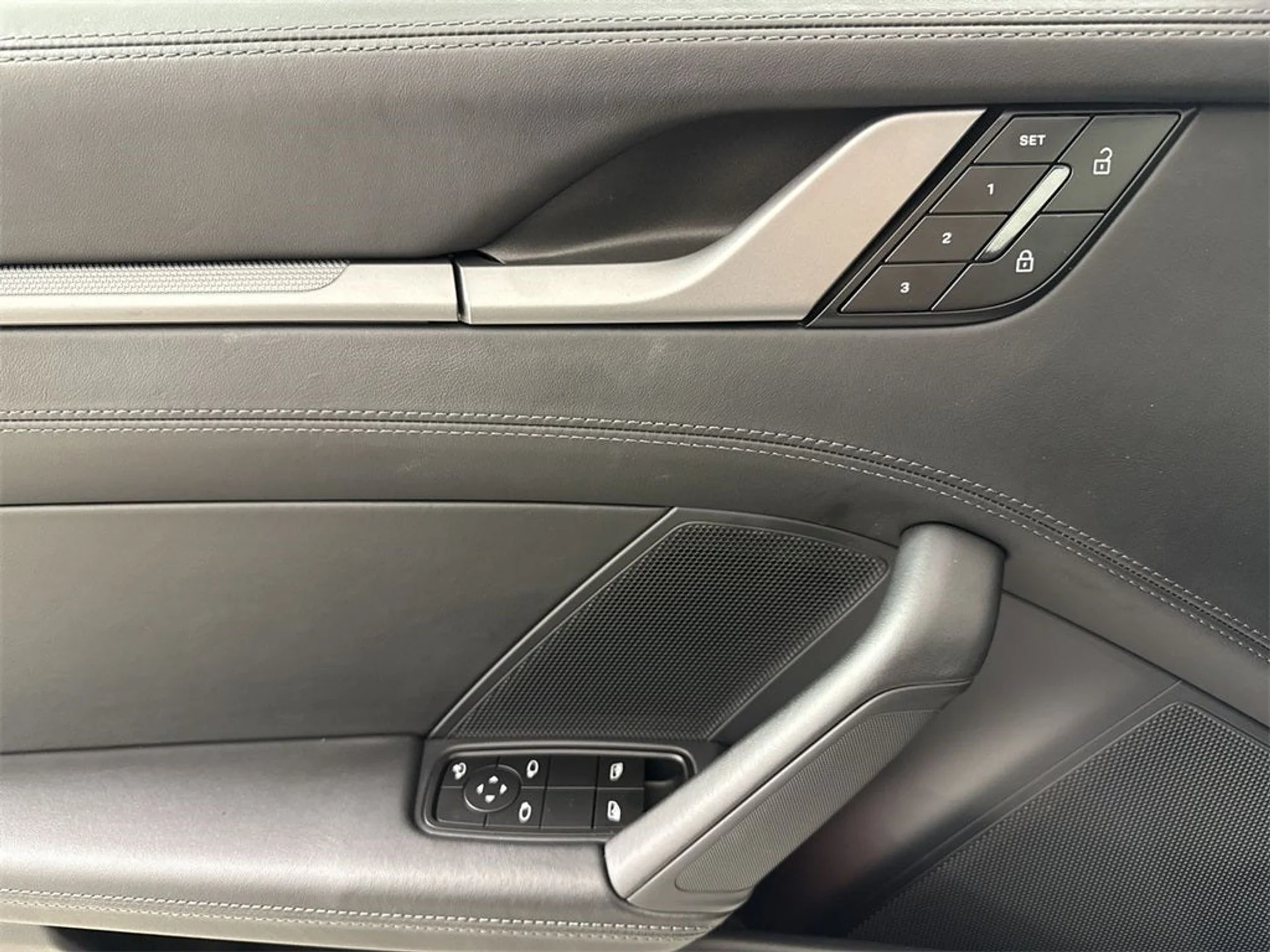 mph033_1294998230_34_11a2b8f4dc