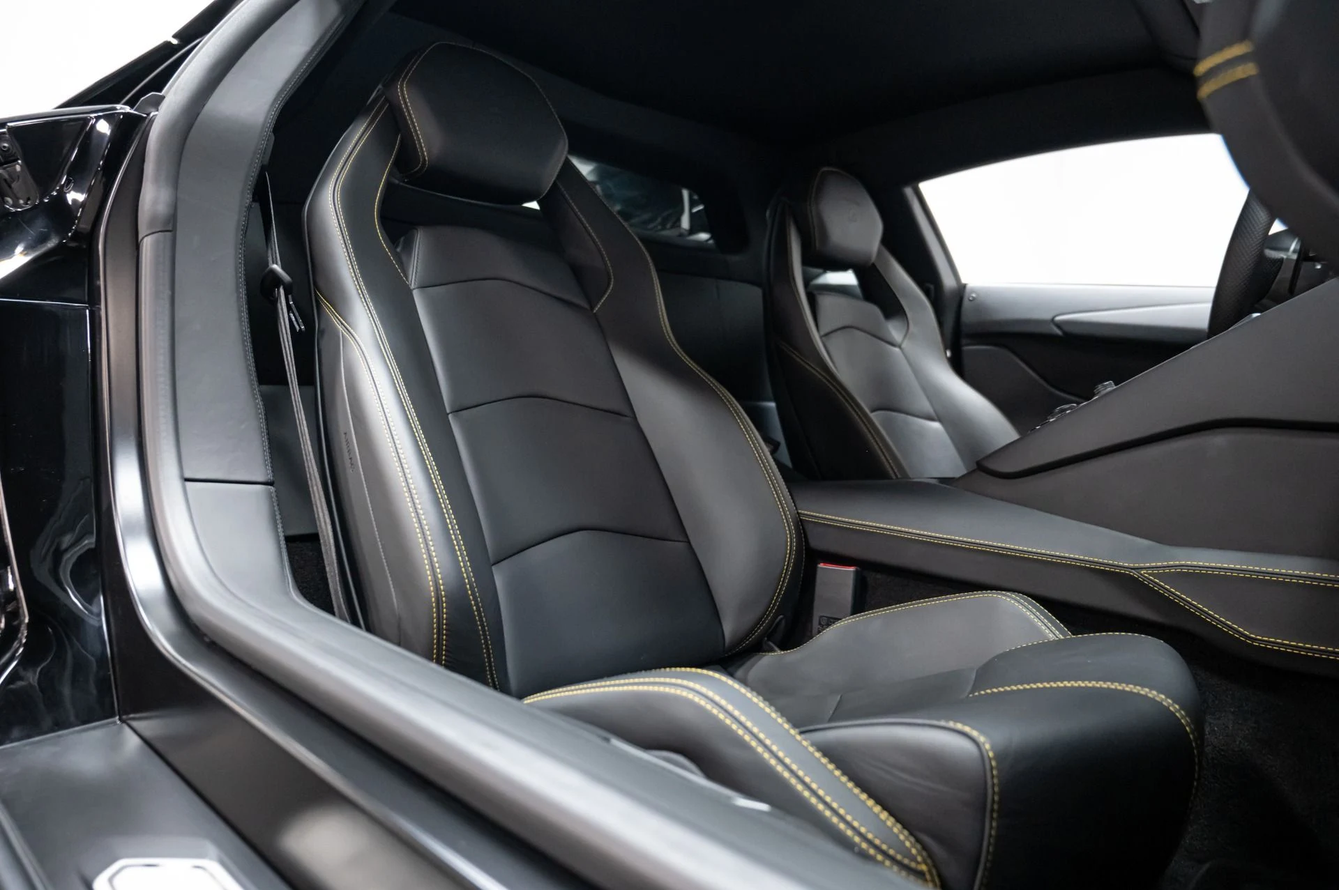 mph033_1295994509_Used_2014_Lamborghini_Aventador_1769104446_6cc49d8be4