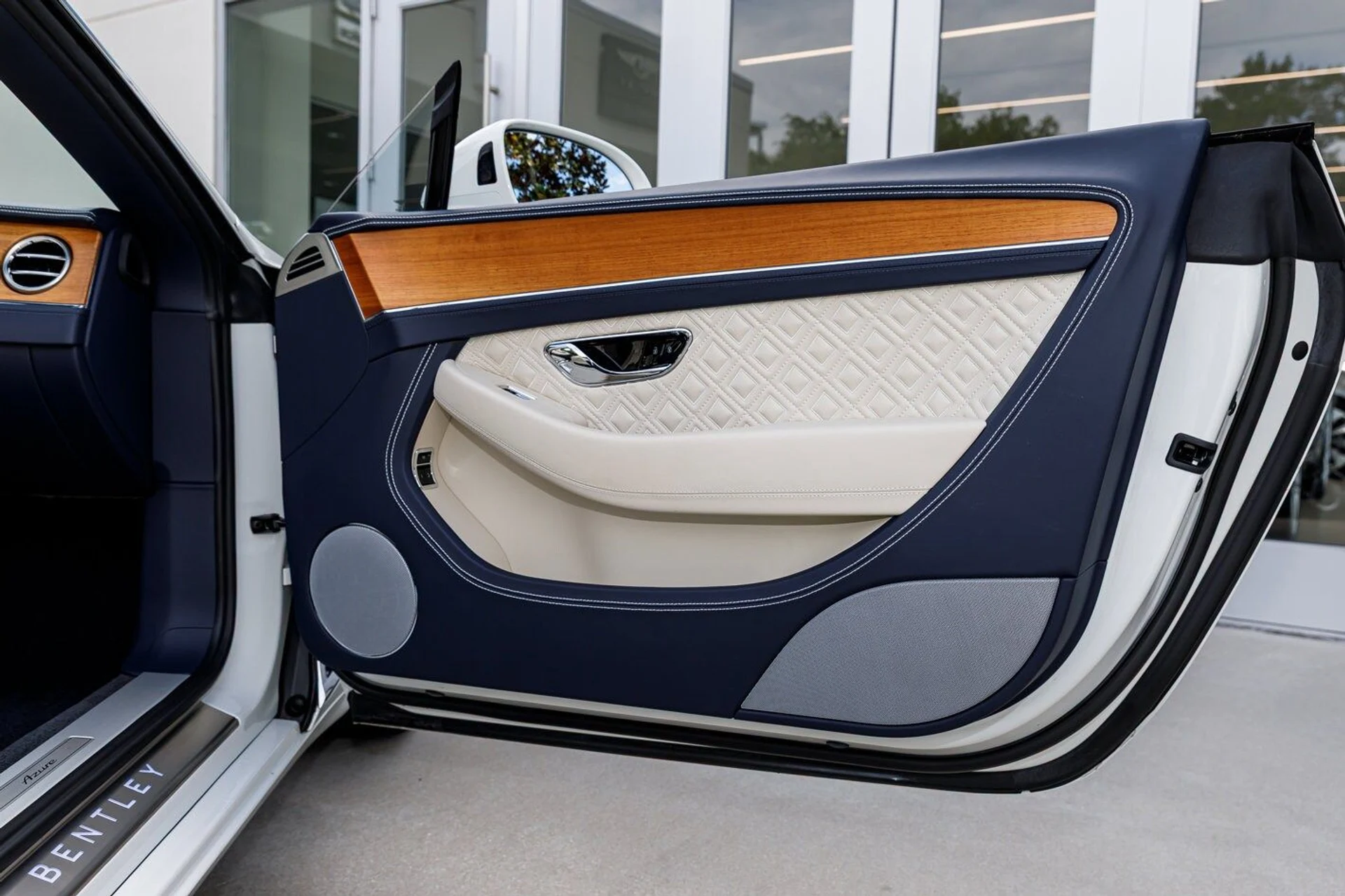 mph033_1300782869_957cb00257420e7e3c4f8afb0a83111bx_d4b10b49e5