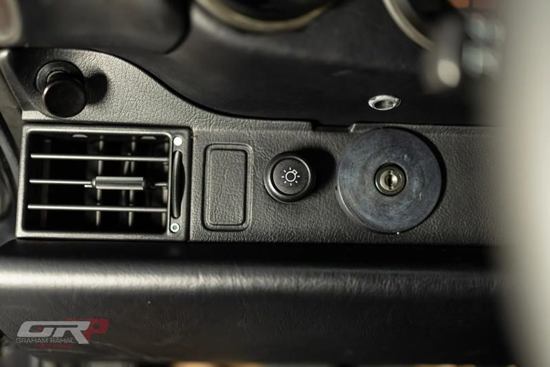 mph033_1302602184_F15_F8625_2624_45_F9_9_F36_FB_3_A5_CEB_9_ABC_7f35b2b928