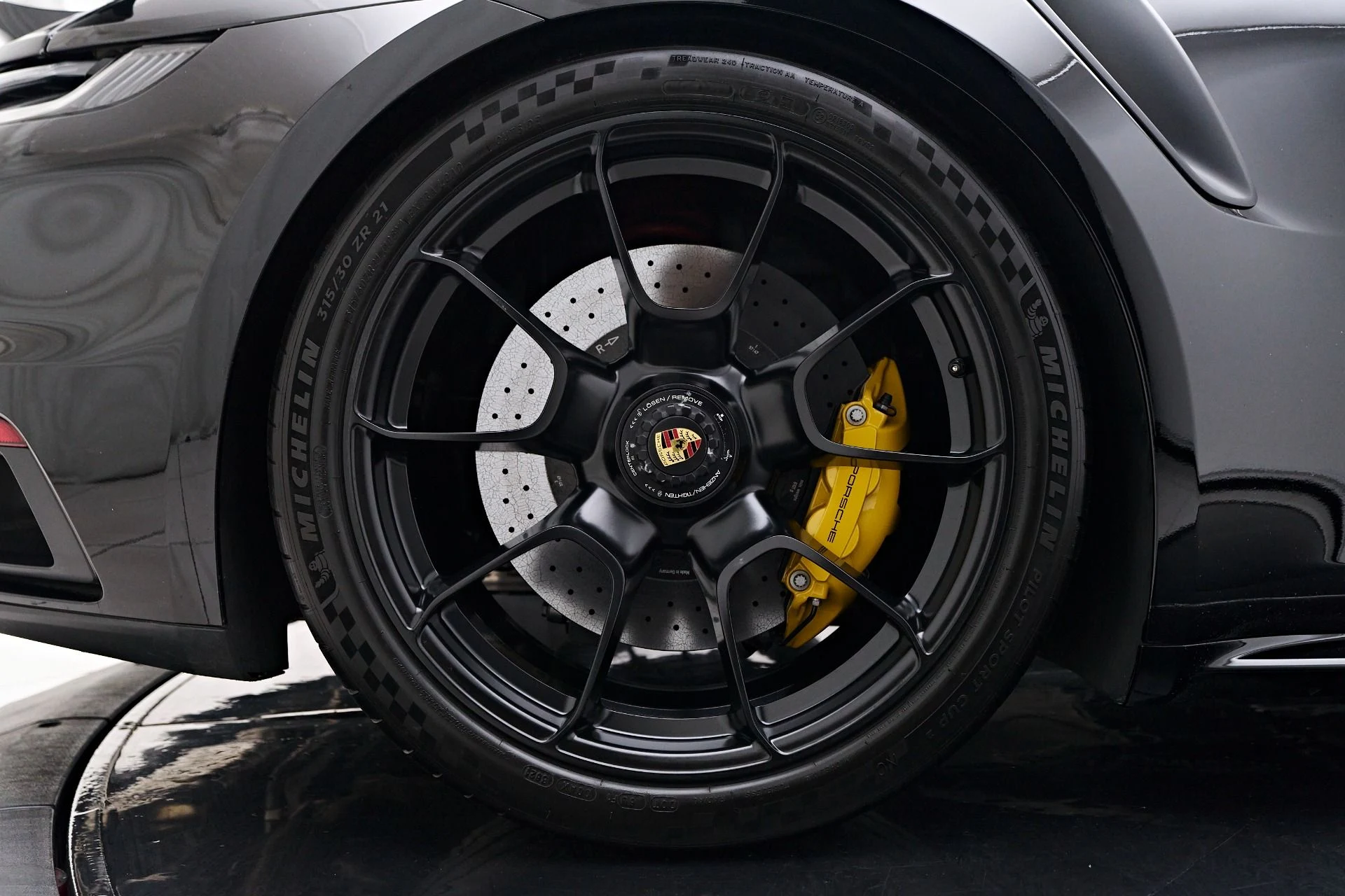 mph033_1330339553_Used_2021_Porsche_911_Turbo_S_1755568344_4c1f30e9ce