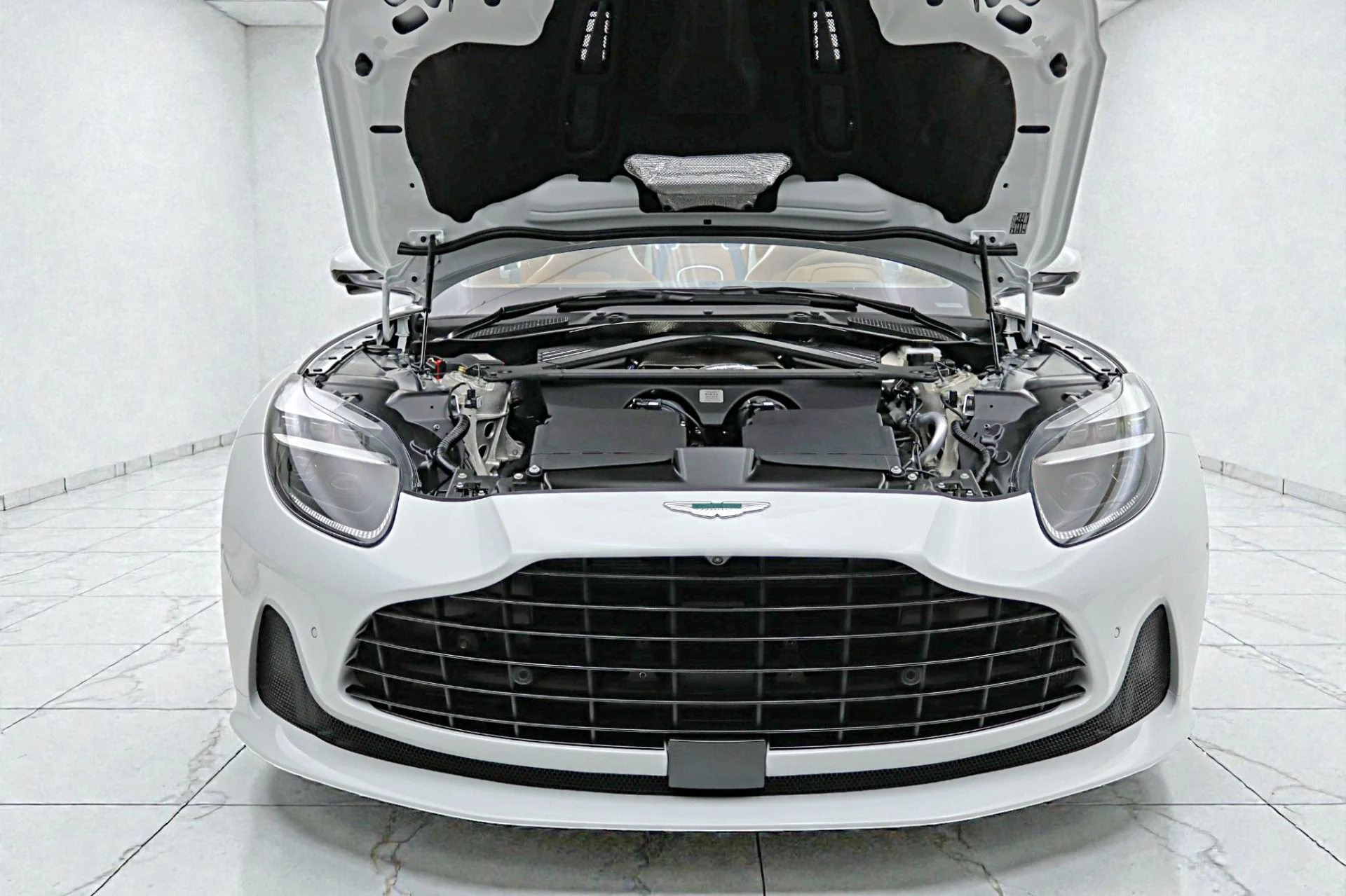 mph033_133118344_New_2026_Aston_Martin_DB_12_Volante_4fecd14255