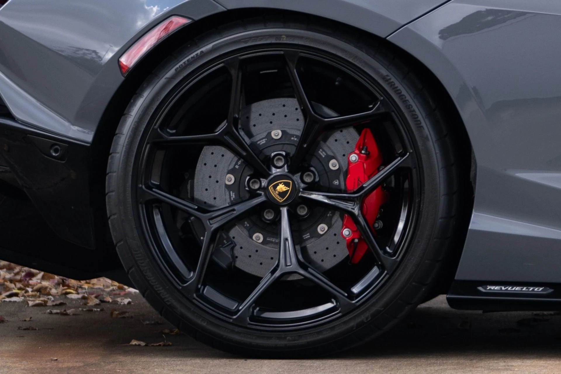 mph033_1344924041_Used_2024_Lamborghini_Revuelto_1766429093_384049b674