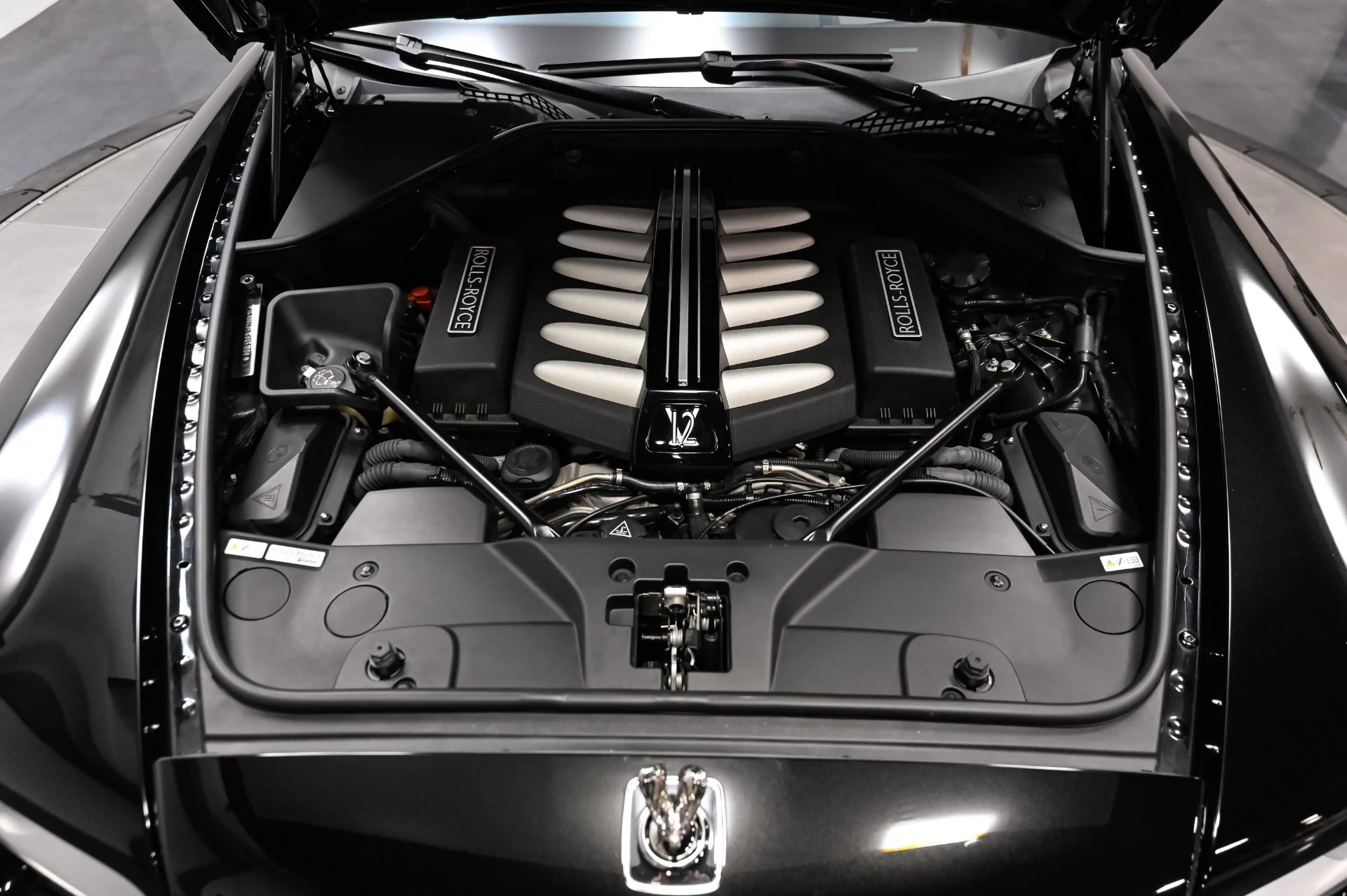 mph033_1363794739_Used_2012_Rolls_Royce_Ghost_Base_1789141578_d5f6efca83