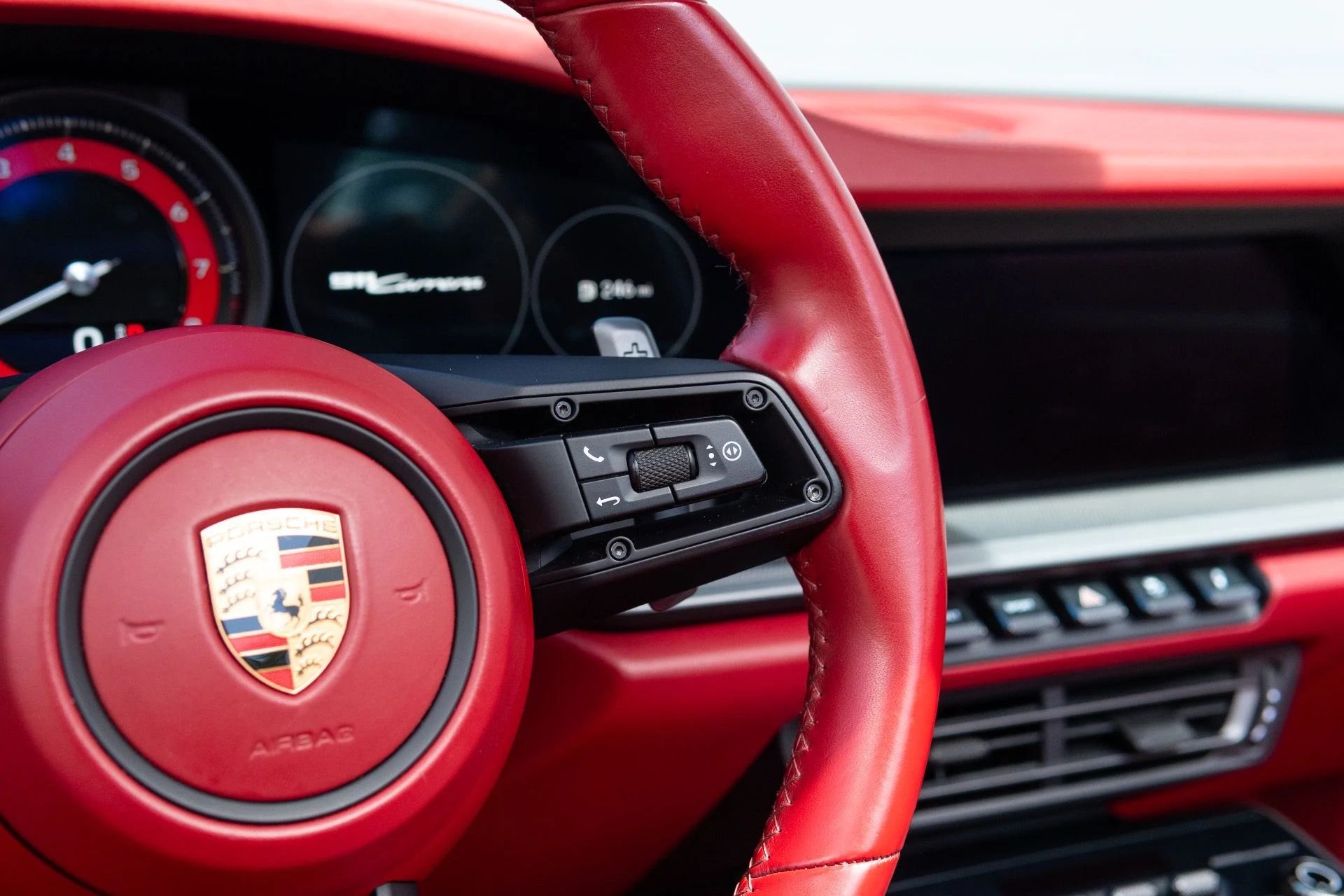 mph033_1410992854_Used_2021_Porsche_911_Carrera_1775497213_989856b940