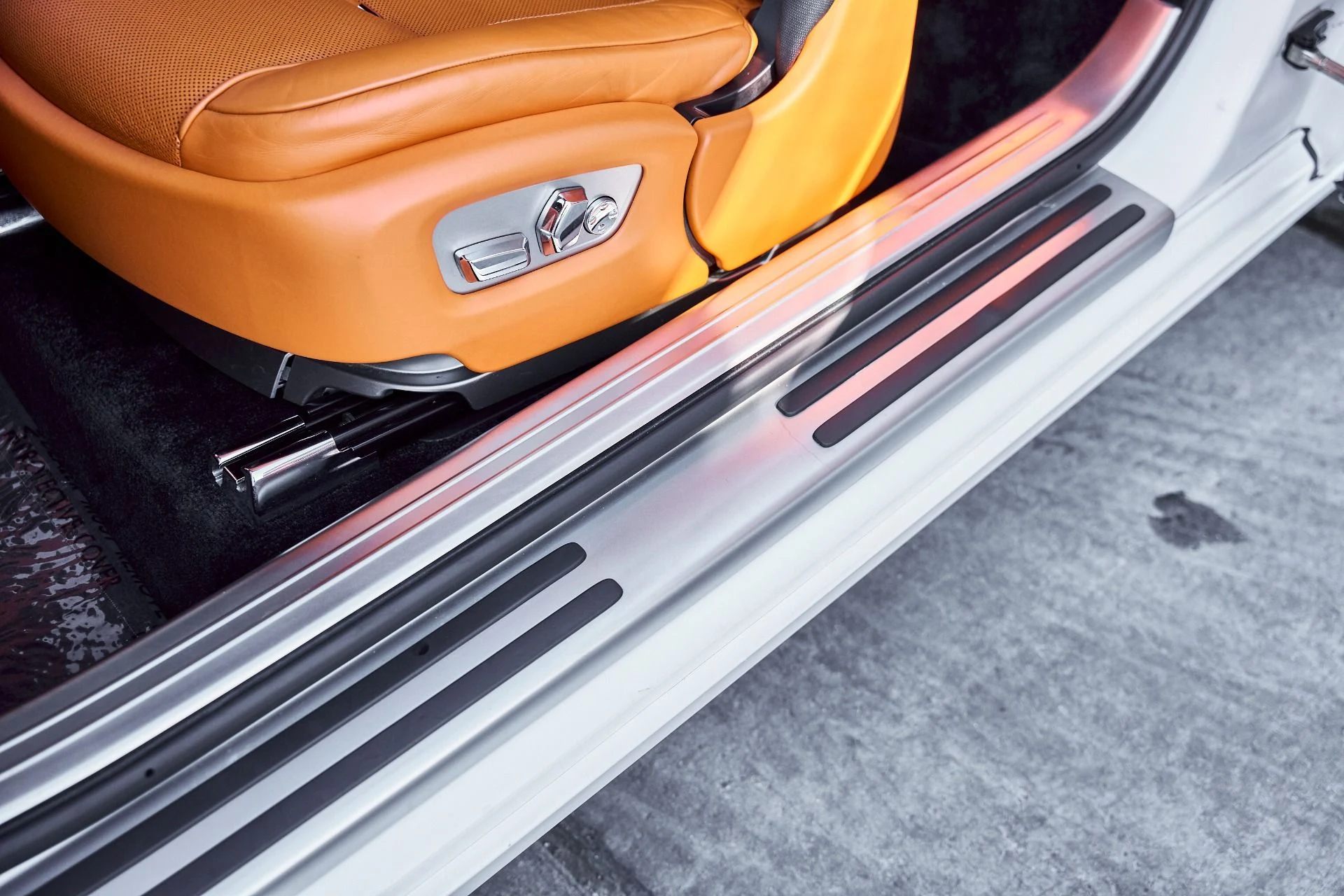 mph033_1413186978_Used_2019_Rolls_Royce_Wraith_Base_1772849626_908d619e04