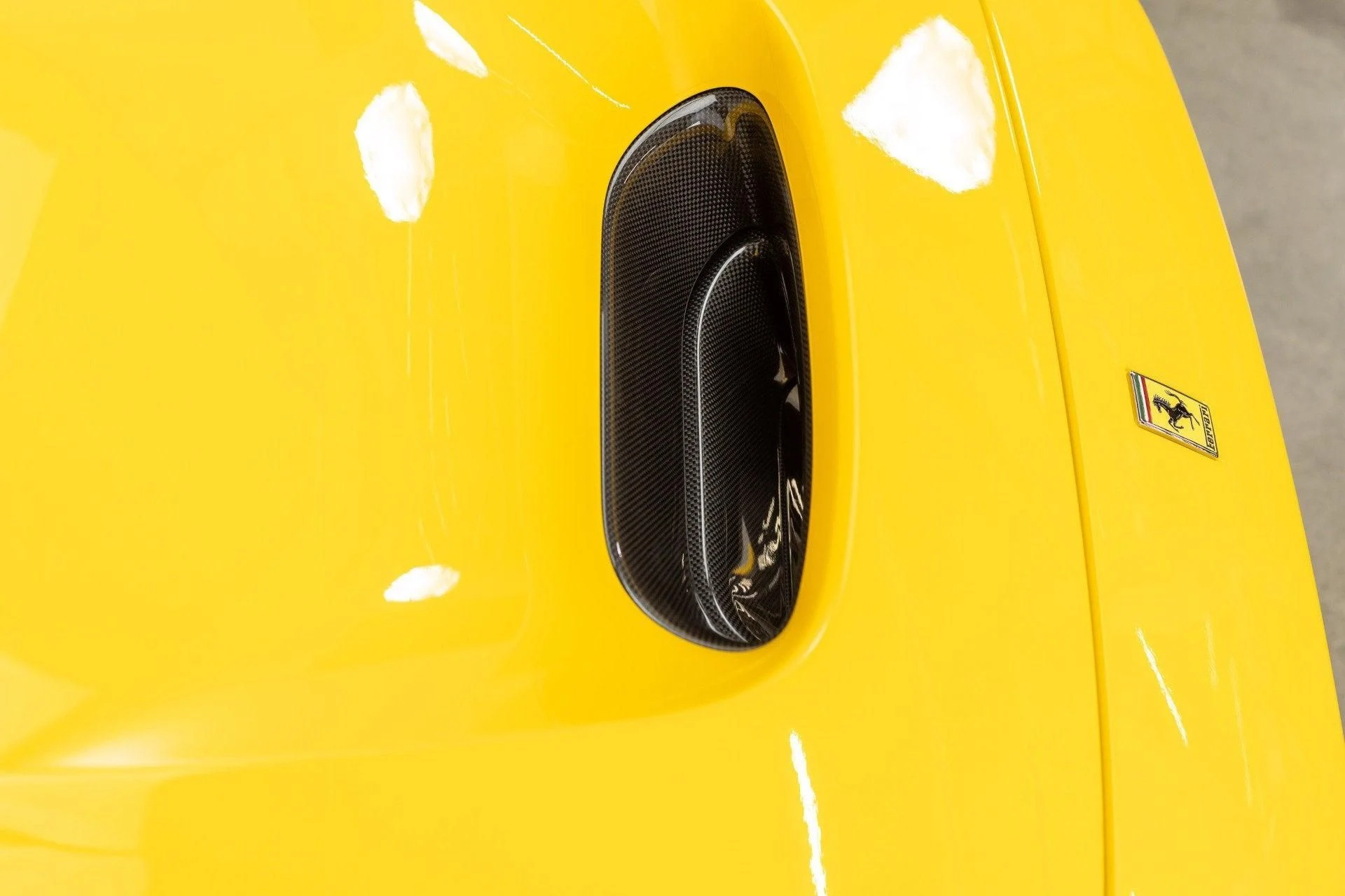 mph033_1426376358_Used_2021_Ferrari_F8_Spider_1778334409_ae5f1d9111