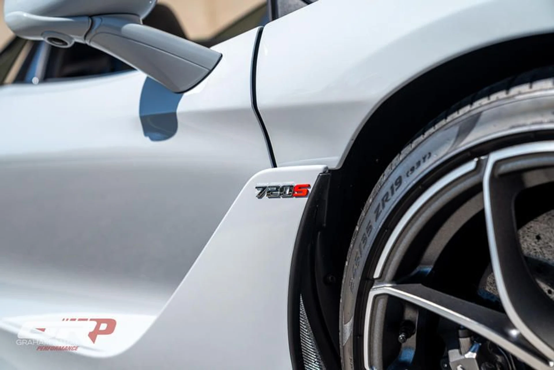 mph033_142929501_2_B5_AEABB_0057_4_E79_A40_B_5_EB_5_BA_25_D550_24095bd5db