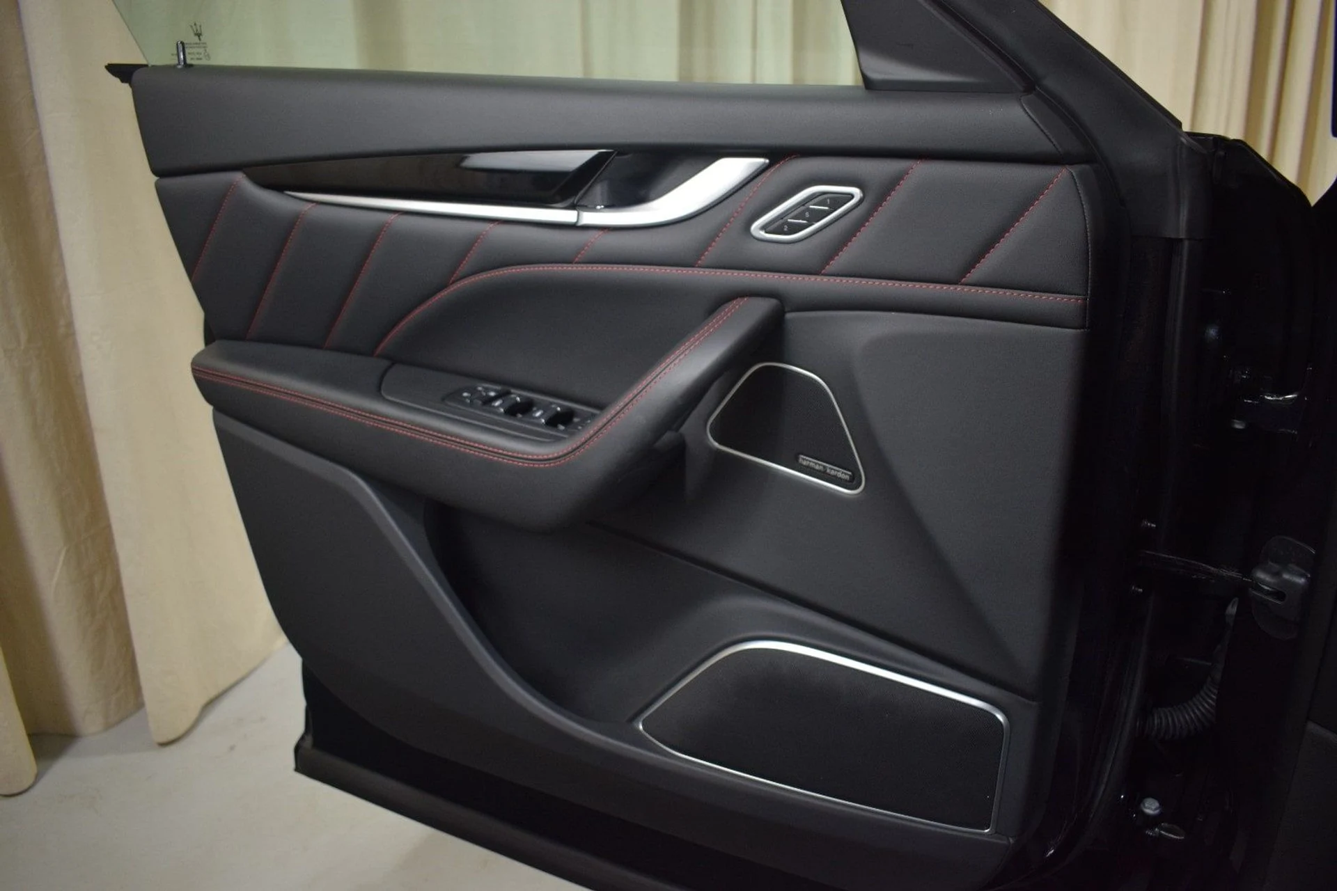 mph033_1440433649_73b634fc69c7e9e5f8512569b958a4c0x_94edca3813