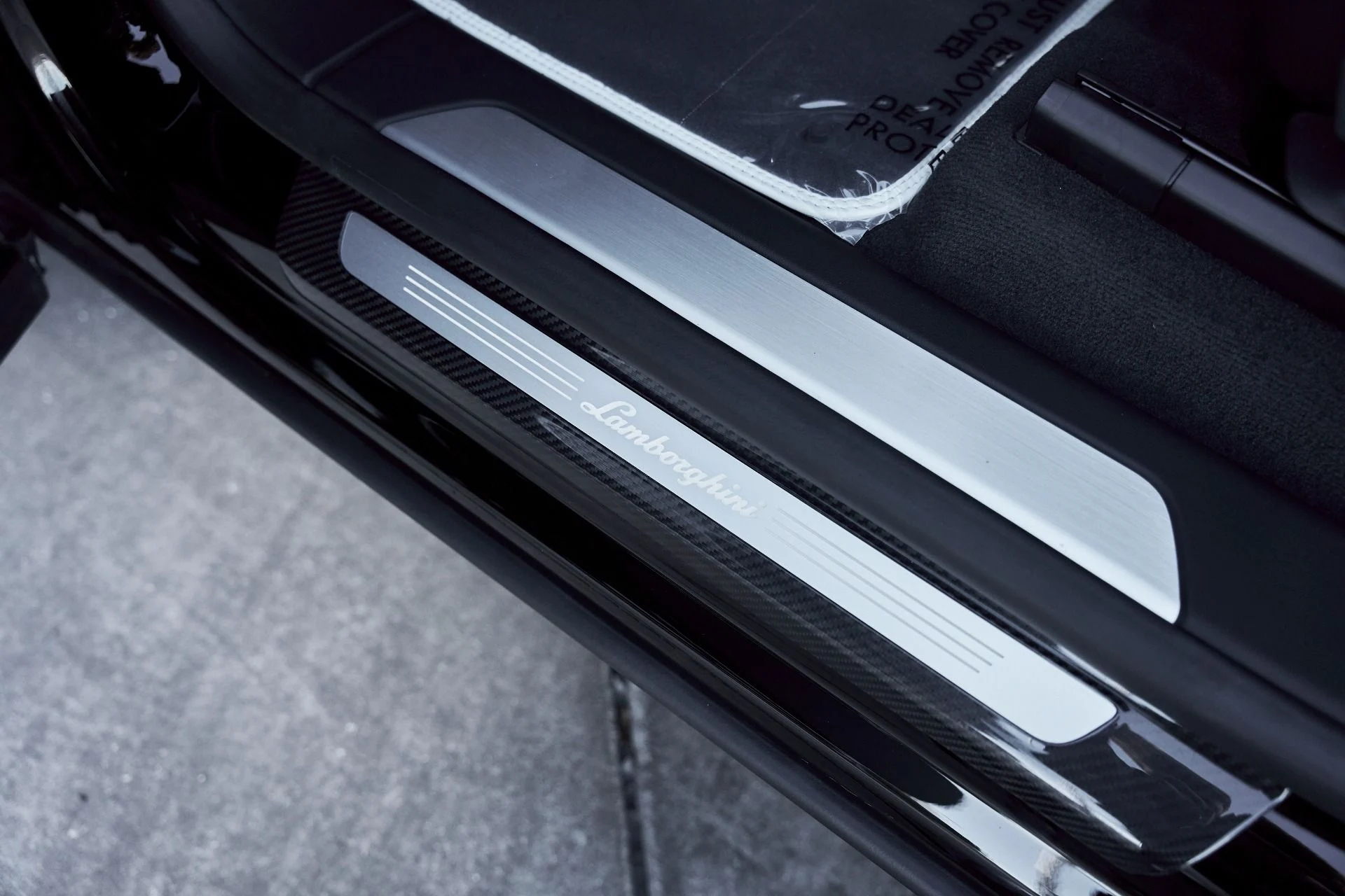 mph033_1455197593_Used_2025_Lamborghini_Urus_SE_1767720872_51171e9431