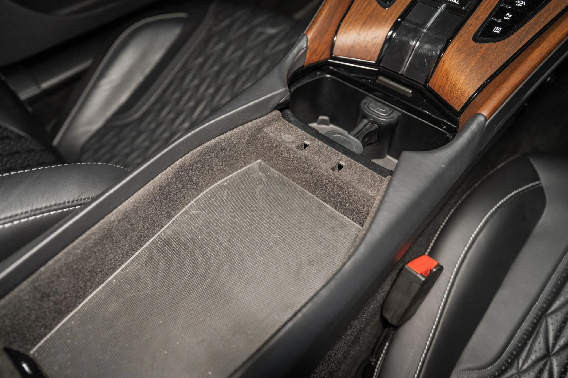 mph033_1461744446_Used_2024_Aston_Martin_DB_12_Coupe_1761149919_53f6f6b214