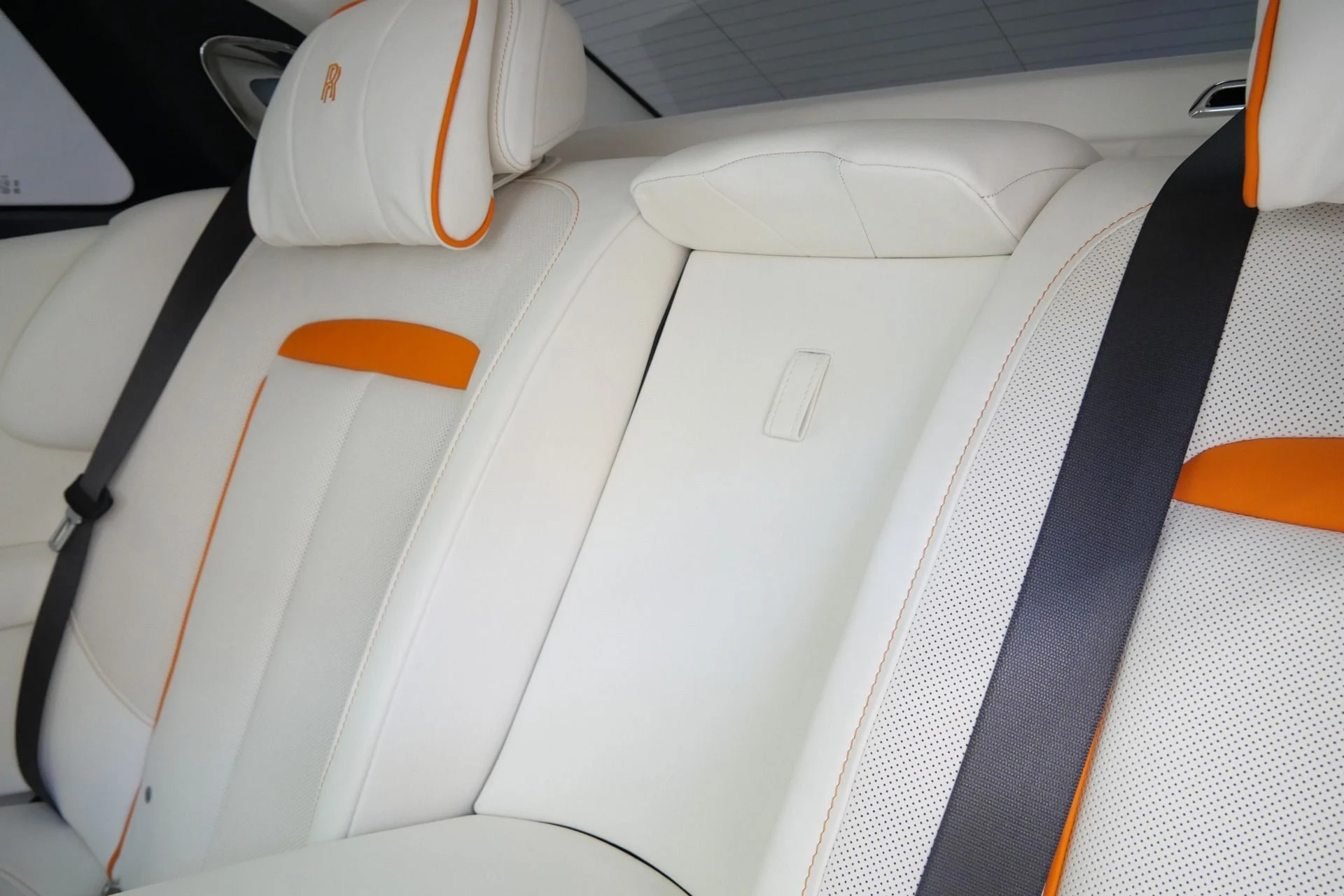 mph033_1466237738_Used_2022_Rolls_Royce_Ghost_Low_Miles_The_Ghost_Package_Bespoke_Audio_1780333725_ee68f31419