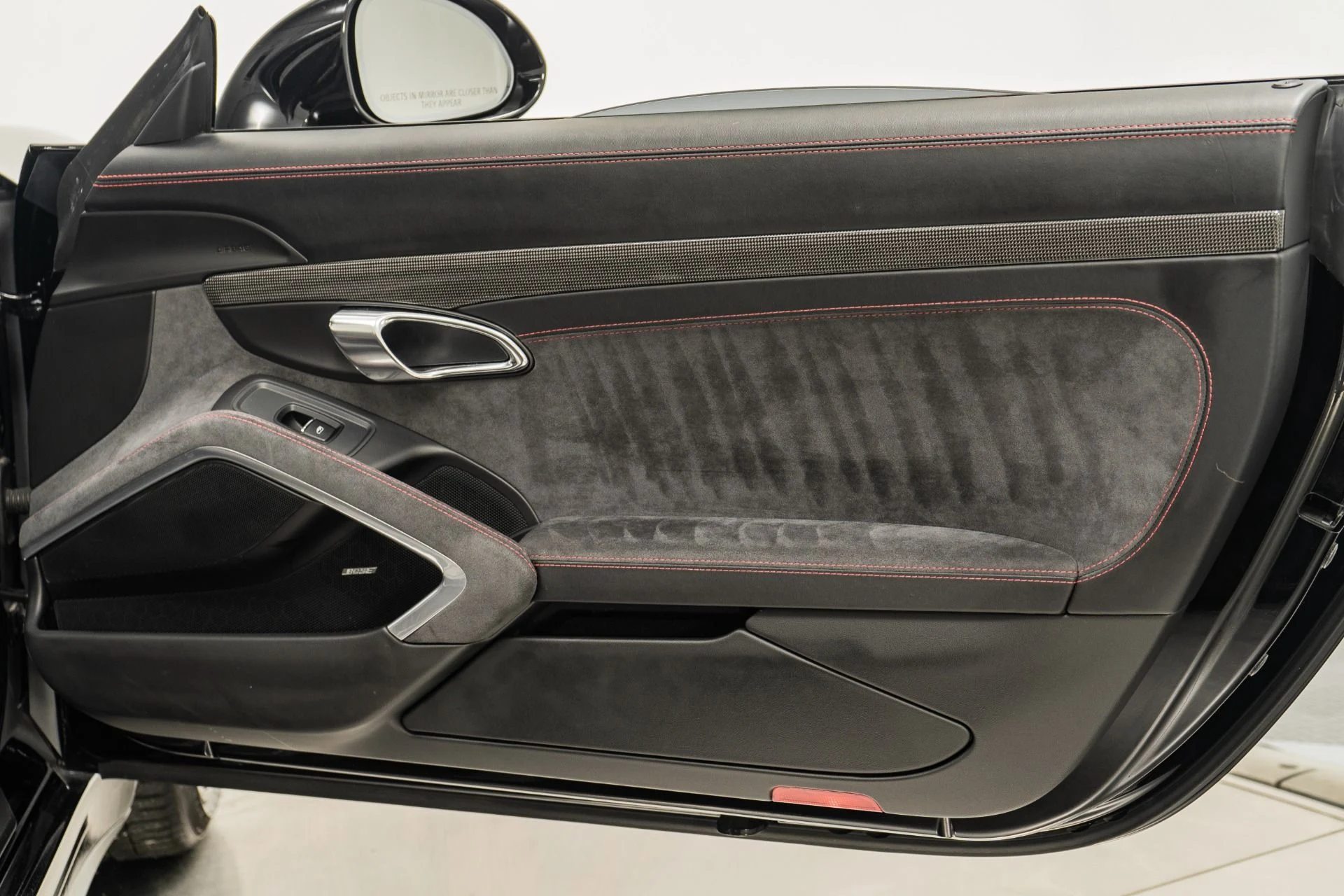 mph033_1472327968_Used_2016_Porsche_911_Carrera_GTS_Cabriolet_18_Way_Seats_GTS_Interior_in_Leather_and_Alcantara_1758127640_3935e568f2