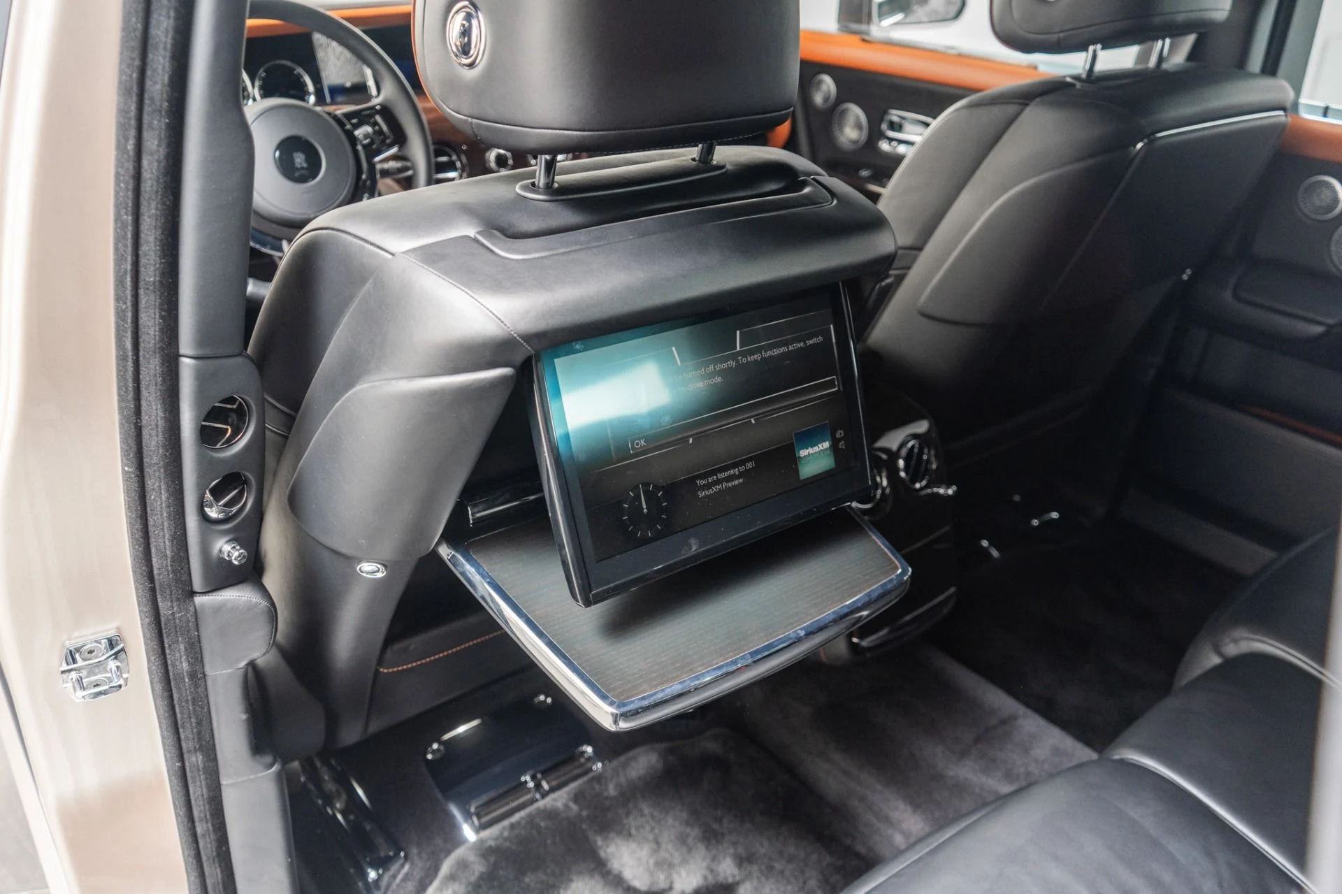 mph033_1478847039_Used_2019_Rolls_Royce_Phantom_The_Phantom_Package_Two_Tone_Paint_Bespoke_Audio_1785353671_01a4c0c228