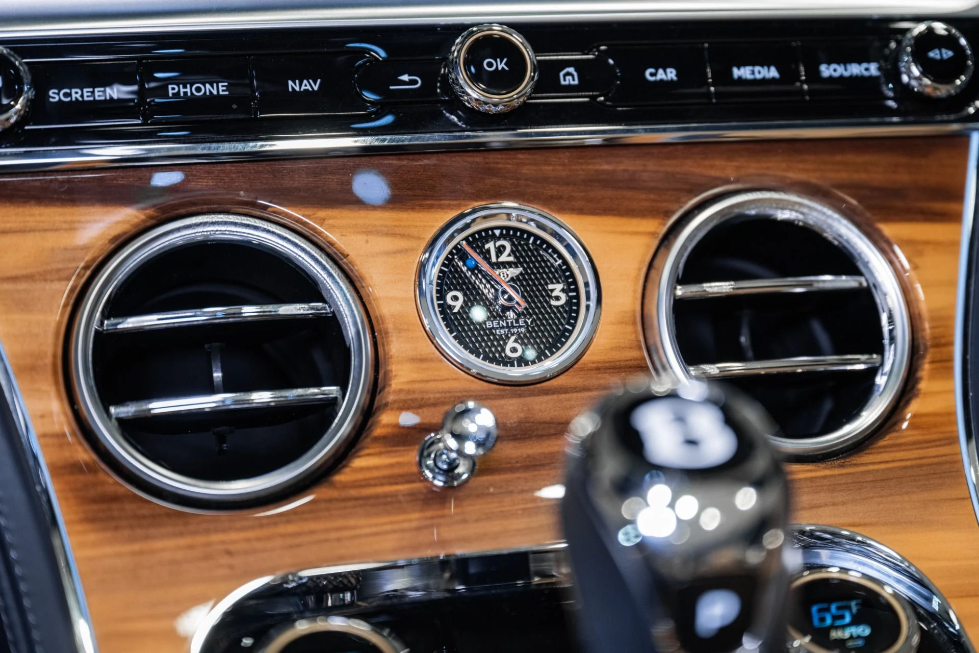 mph033_1494435626_Used_2021_Bentley_Continental_GTC_V8_1784574024_43328c581e