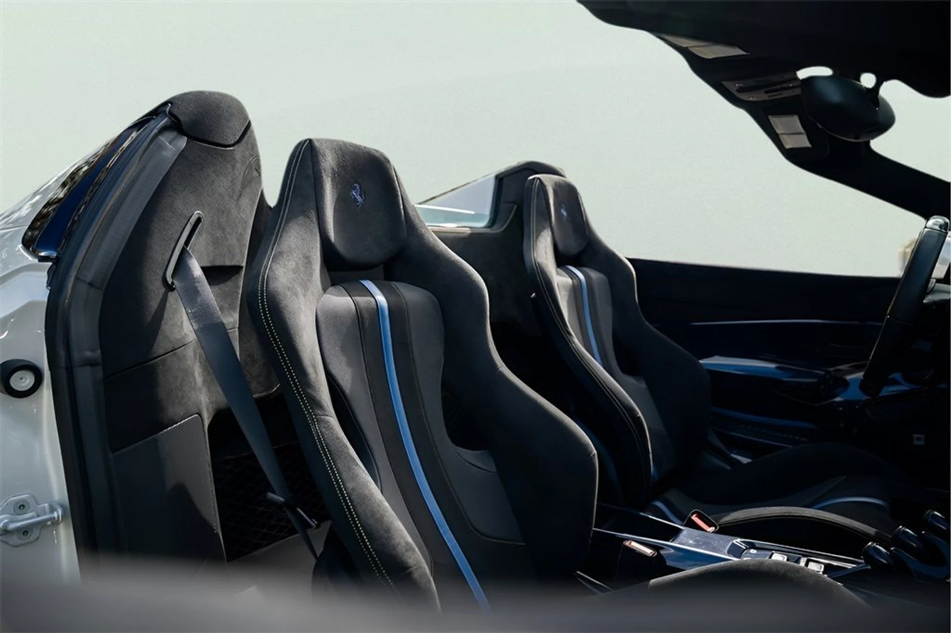 mph033_149645801_image_35_457e6aff34