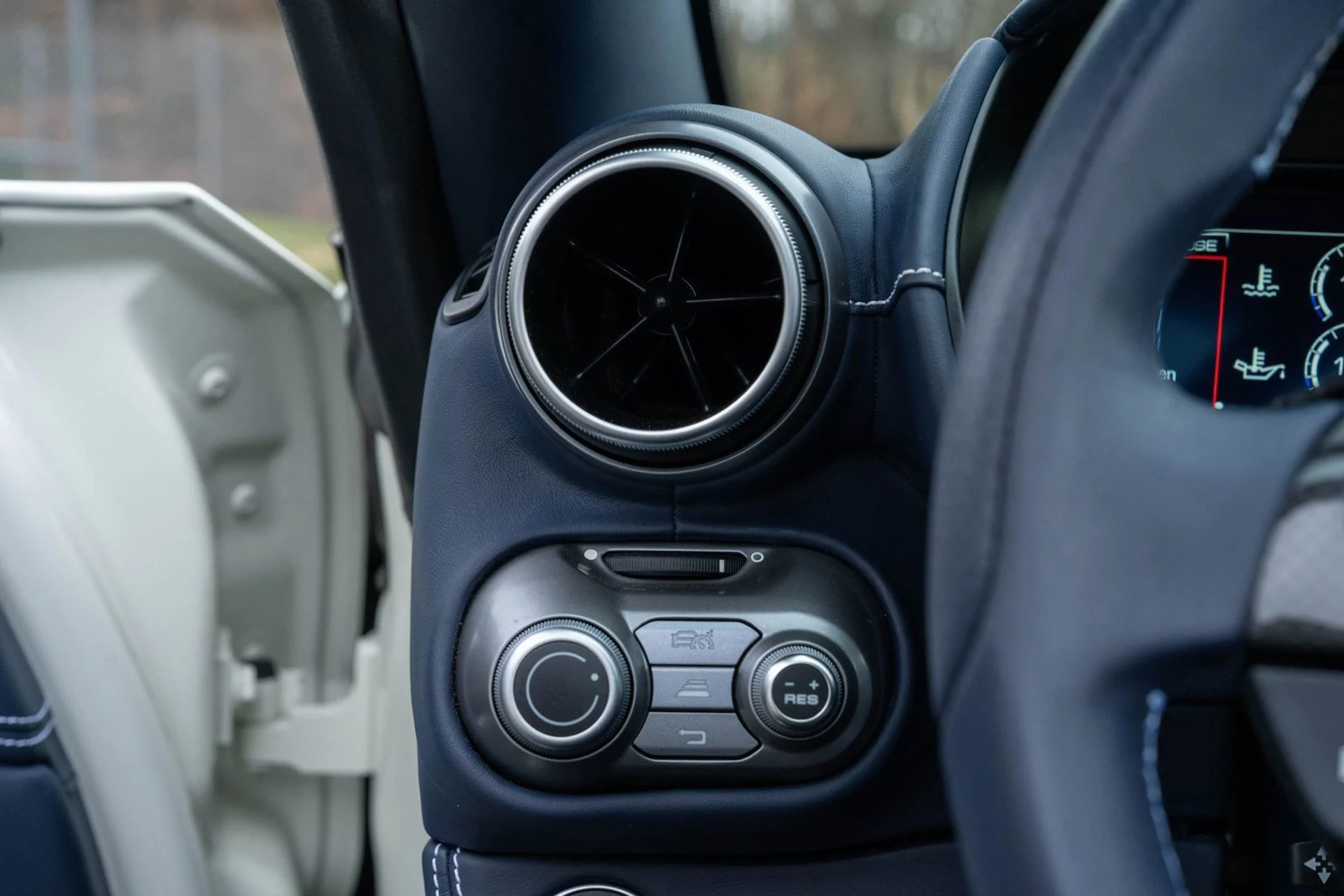 mph033_1499420494_f9435fdc083c4fd08240a1ebd8f271dd_2a2b760037