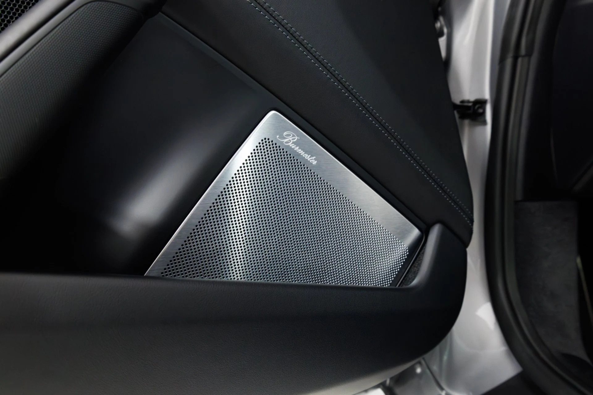 mph033_1517777_Used_2022_Porsche_911_Targa_4_S_1772835268_c41d4e0797