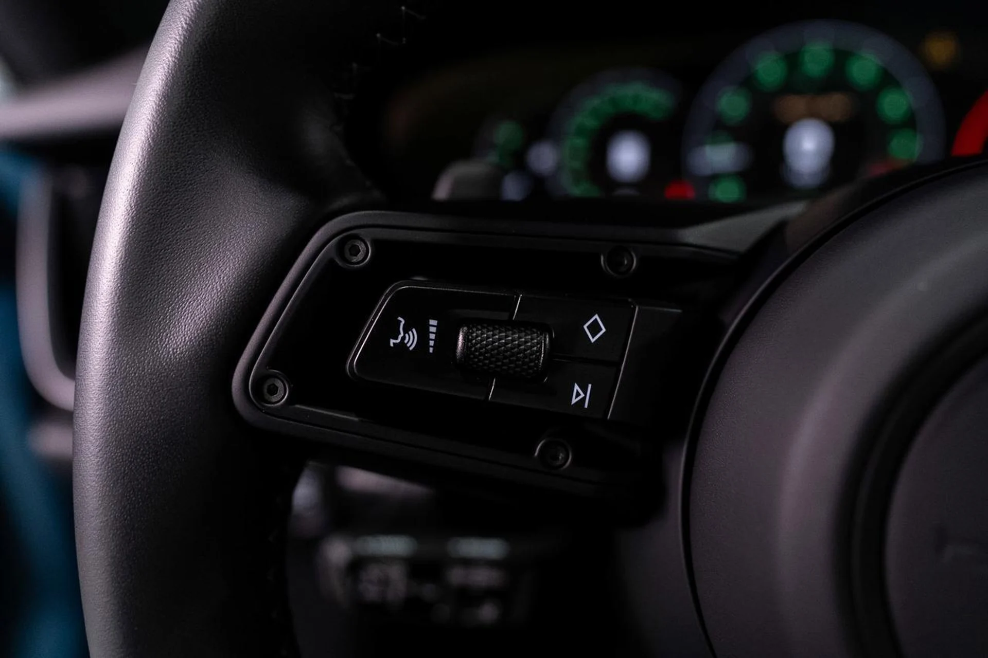 mph033_1519162144_be18ff6f12777576324779b370f6f098_4805e4291f