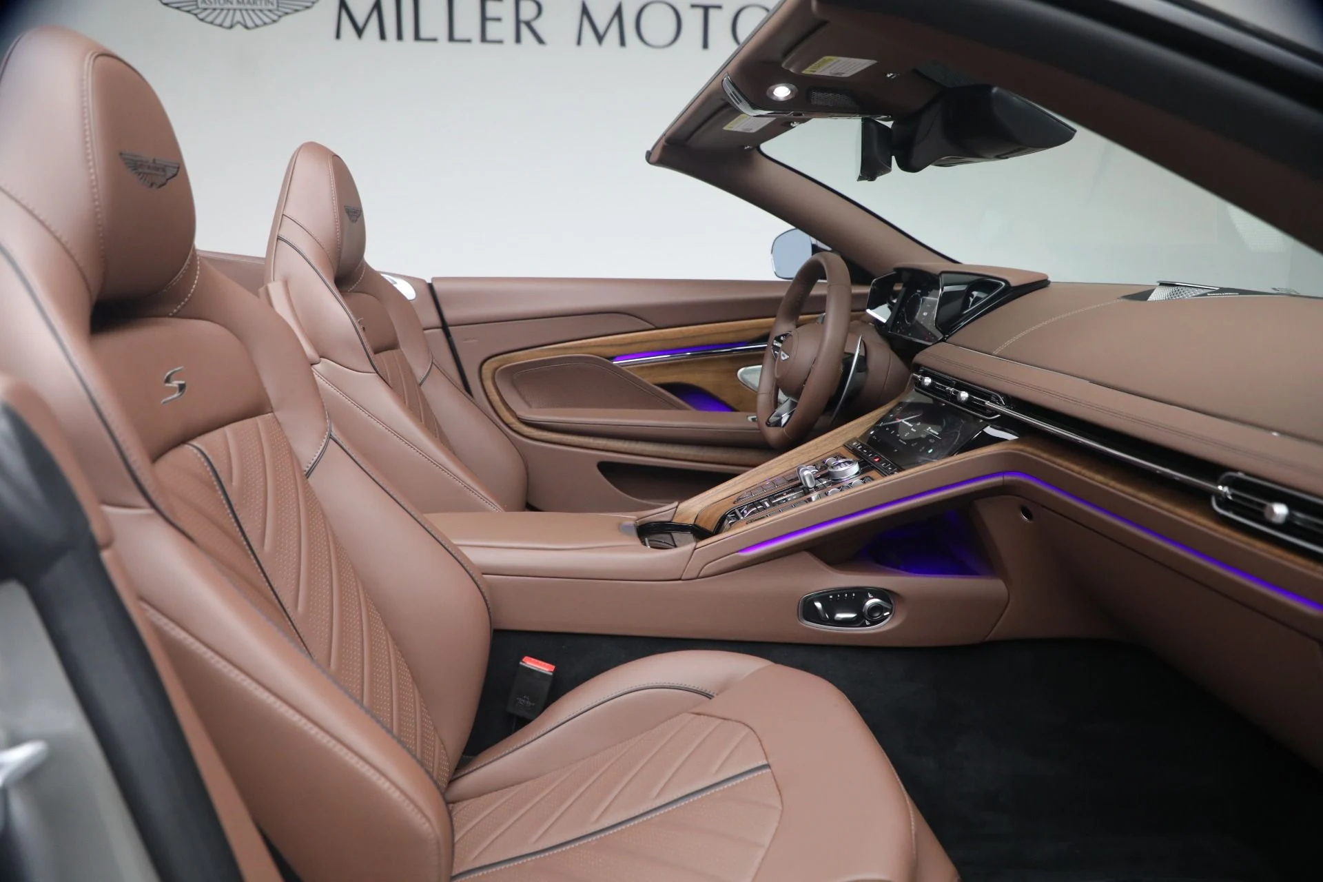 mph033_1521648397_New_2026_Aston_Martin_DB_12_S_Volante_1781361339_77fca2105e