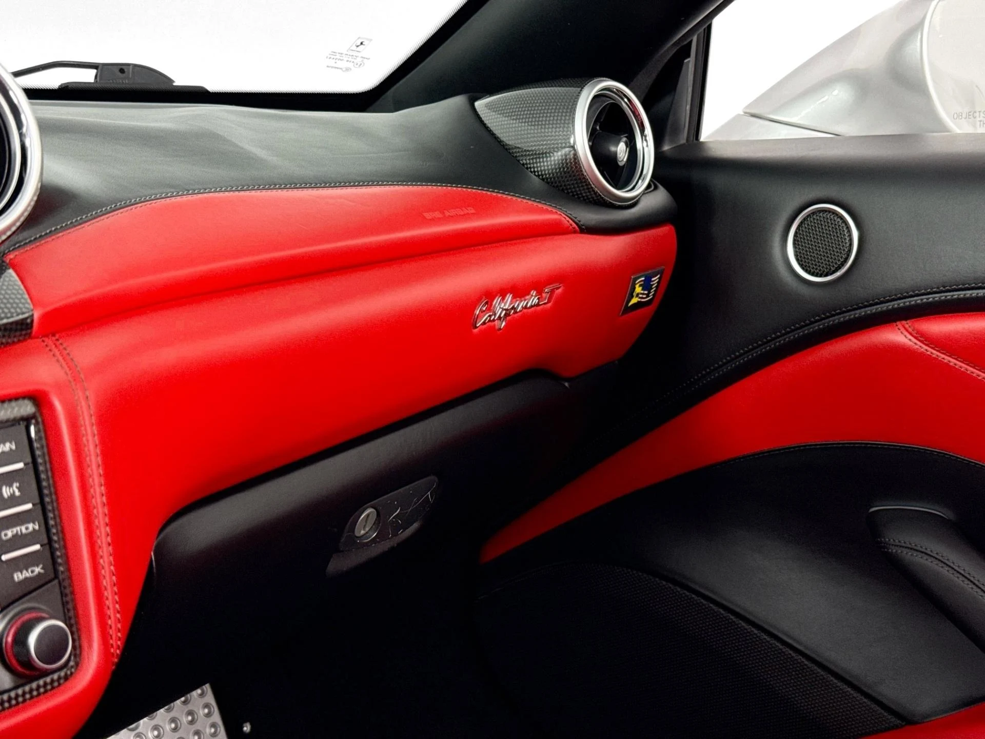 mph033_1552777314_Used_2015_Ferrari_California_T_1782334345_b8f0207e1f