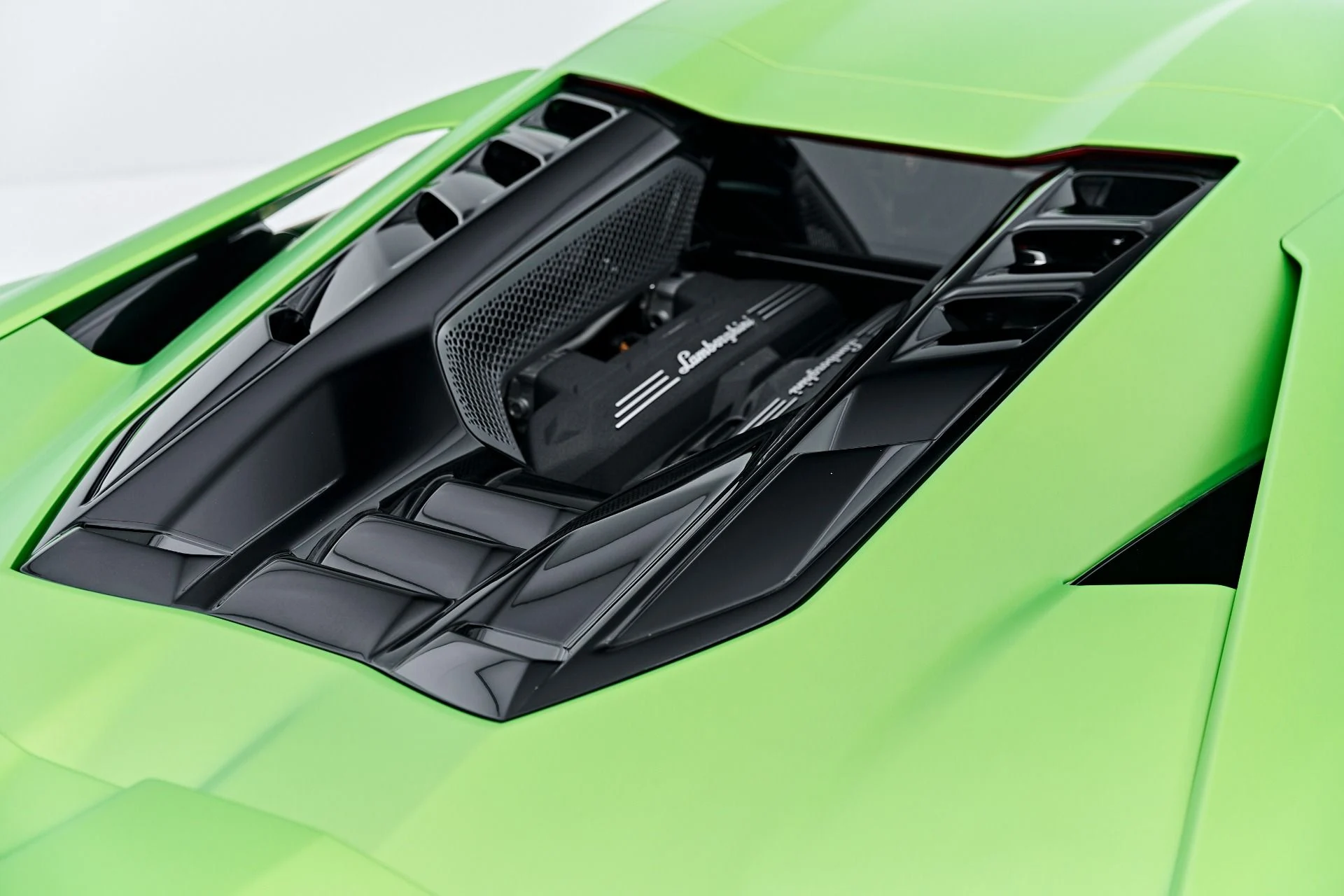 mph033_1571146372_Used_2024_Lamborghini_Revuelto_Base_1789697504_e07567f901