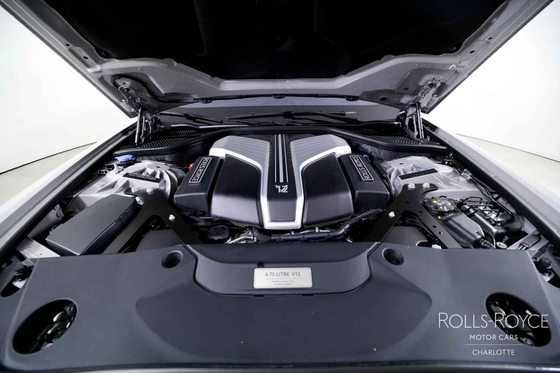 mph033_1587534897_Used_2024_Rolls_Royce_Ghost_1738596098_2f0660fd90