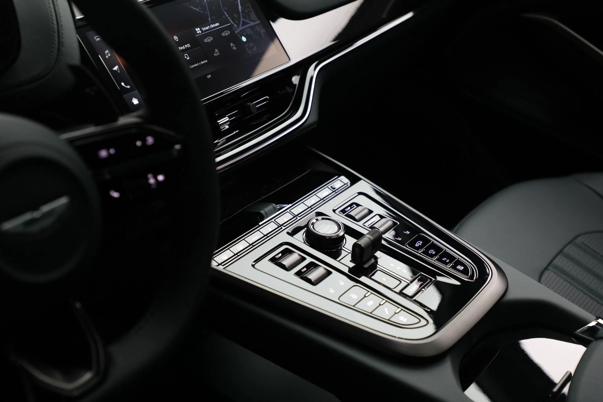 mph033_1609369926_New_2025_Aston_Martin_DBX_707_6f2a612b9d