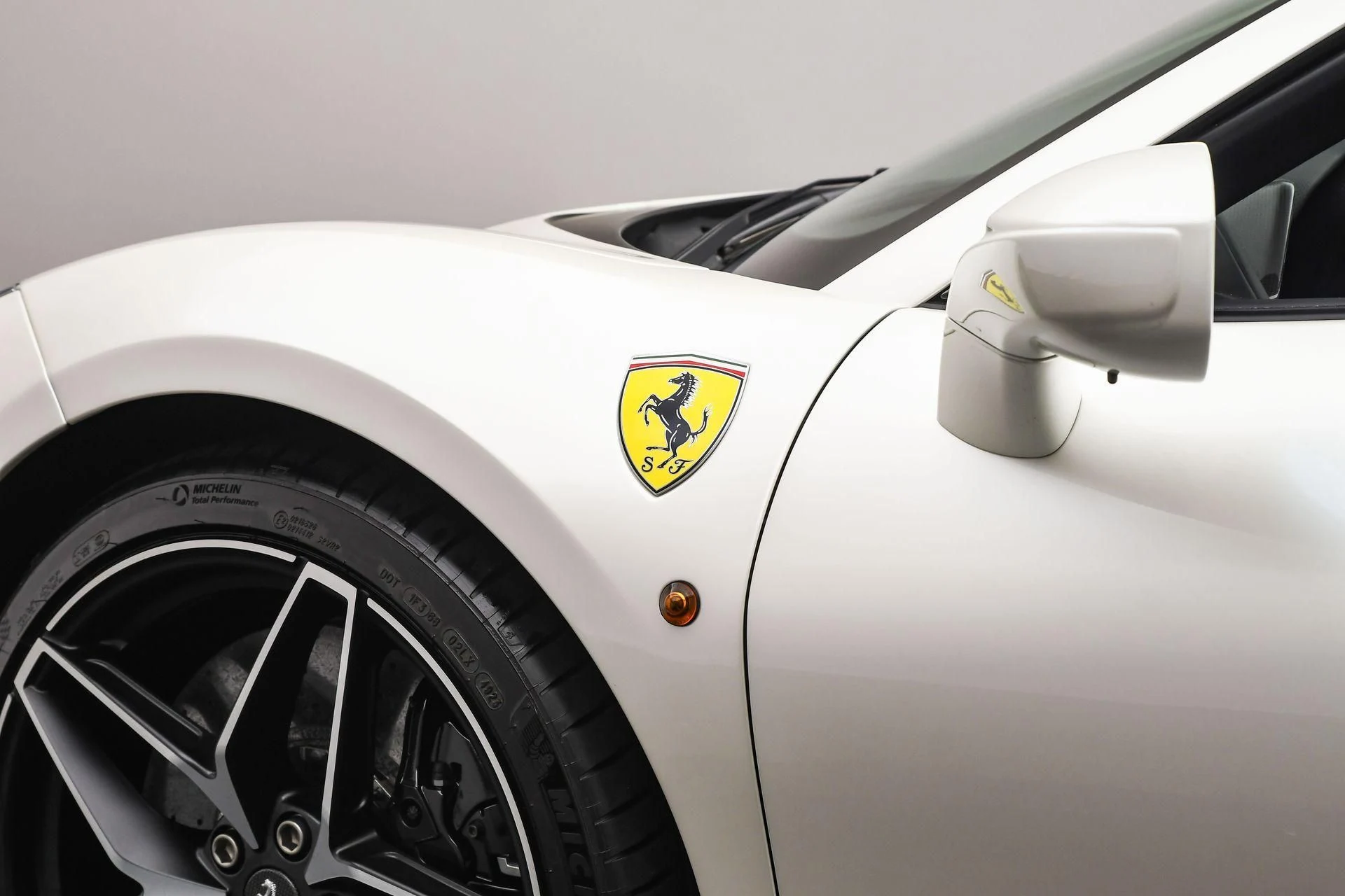 mph033_1616374294_Used_2020_Ferrari_488_Pista_Base_1757455527_4a0fa7a50d