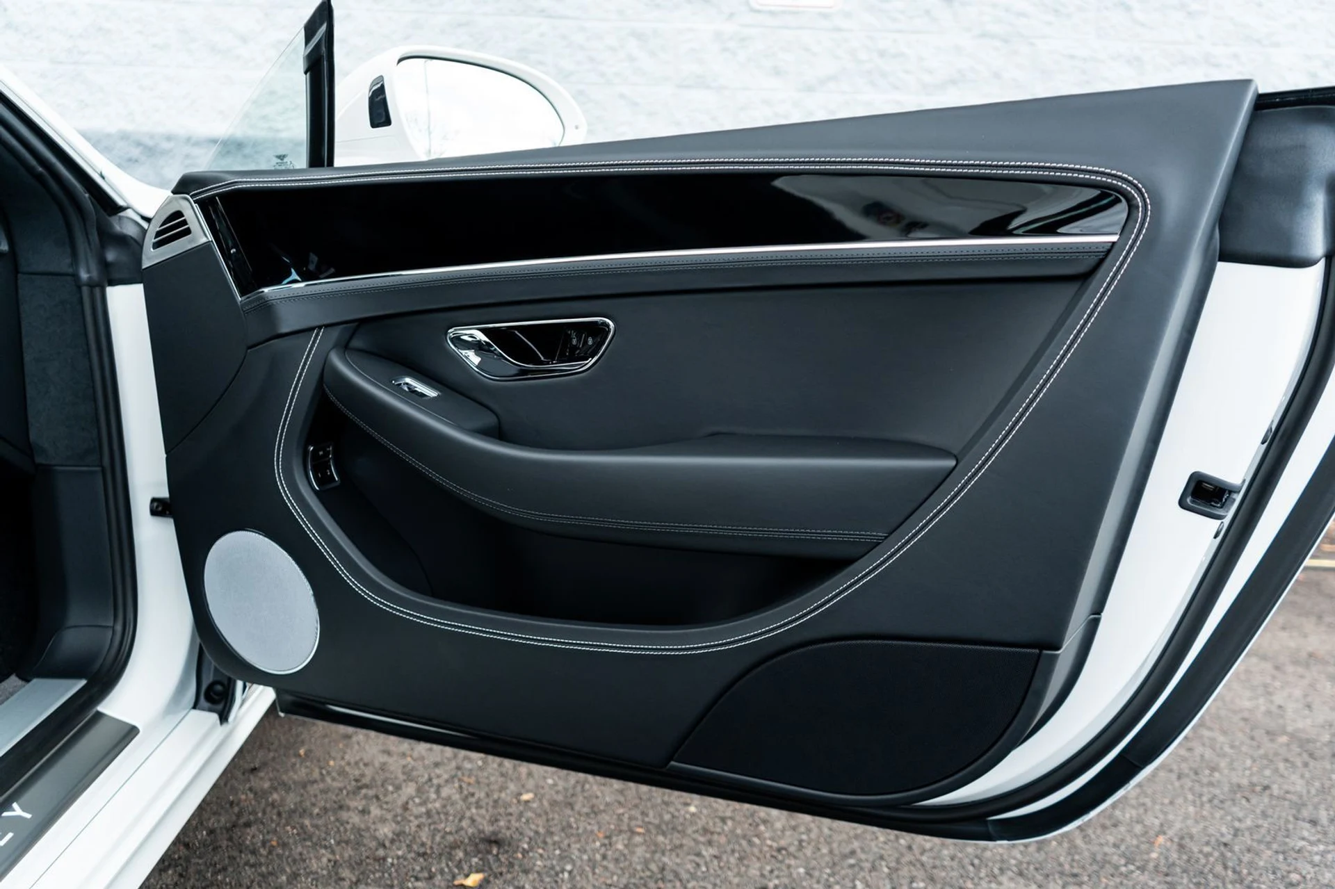 mph033_1621956955_1836c6a4_e63b_45d5_aeb7_0ba96a6c911a_350e494982