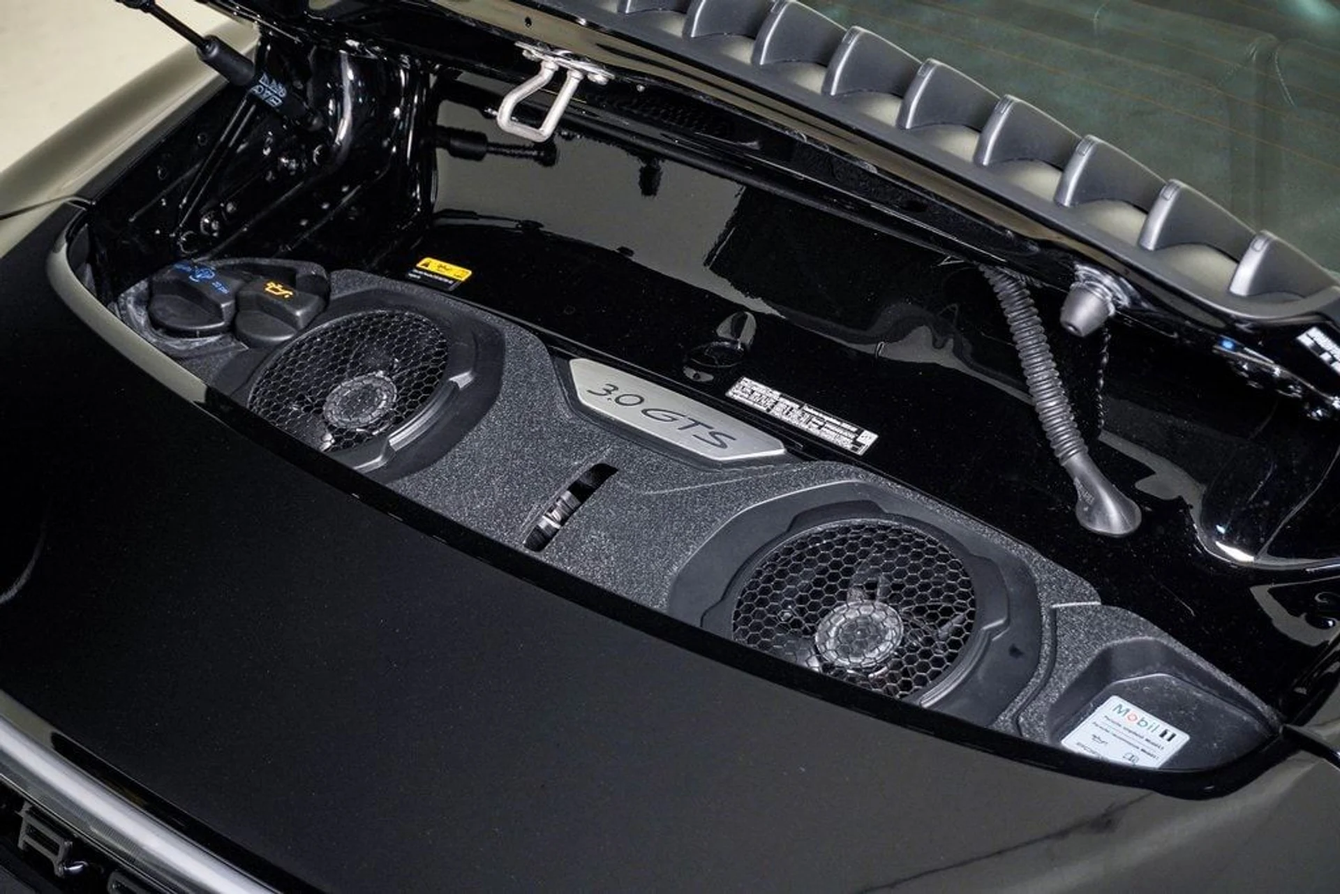 mph033_163720631_b3c39d46f0896825159773dc3e515808x_71b989dc57