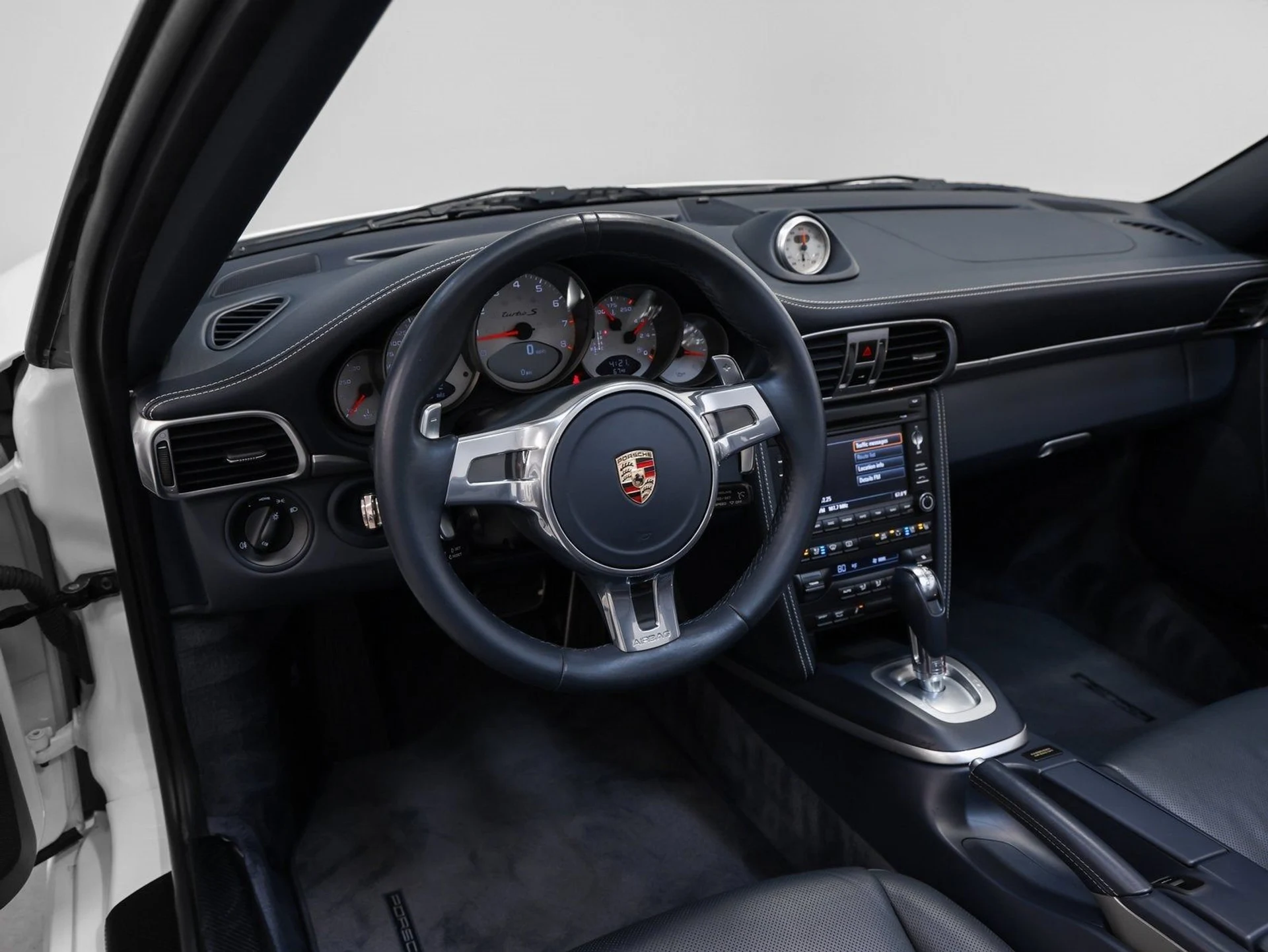 mph033_163807543_34_633fb2e3fe