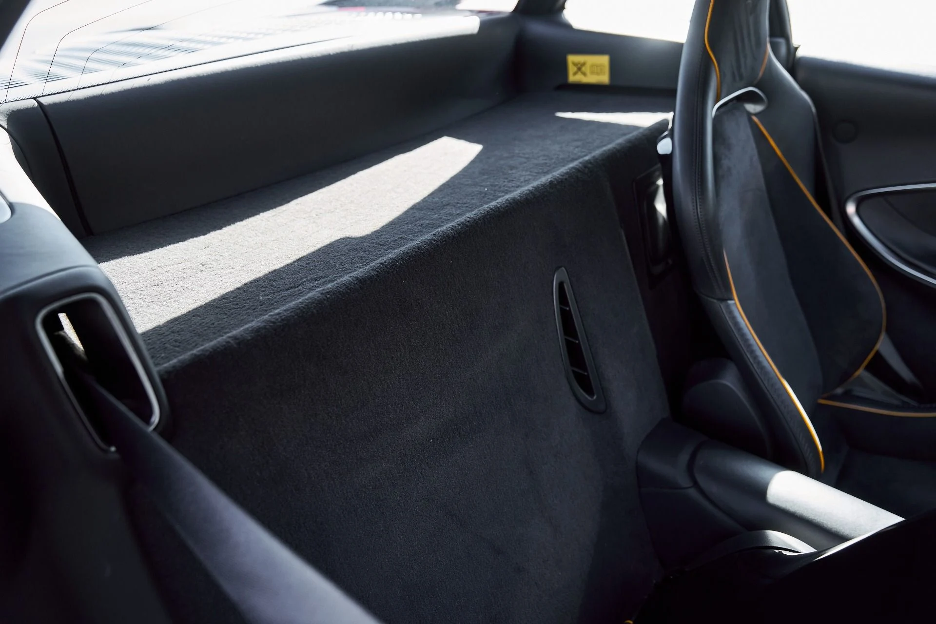 mph033_1647824539_Used_2023_Mc_Laren_Artura_1770256462_63955779e3