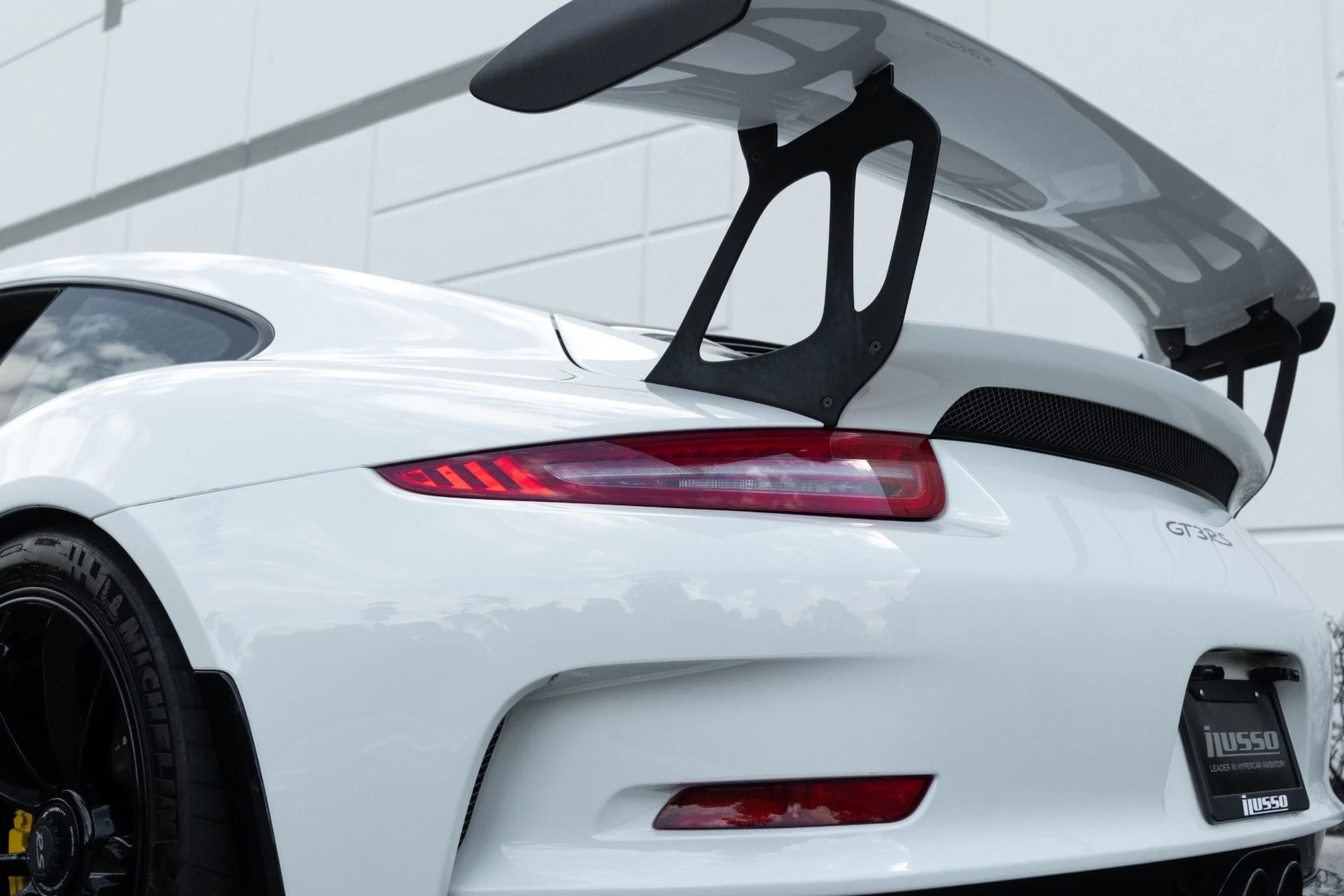 mph033_1649506144_Used_2016_Porsche_911_GT_3_RS_1761756649_2c00fbf278