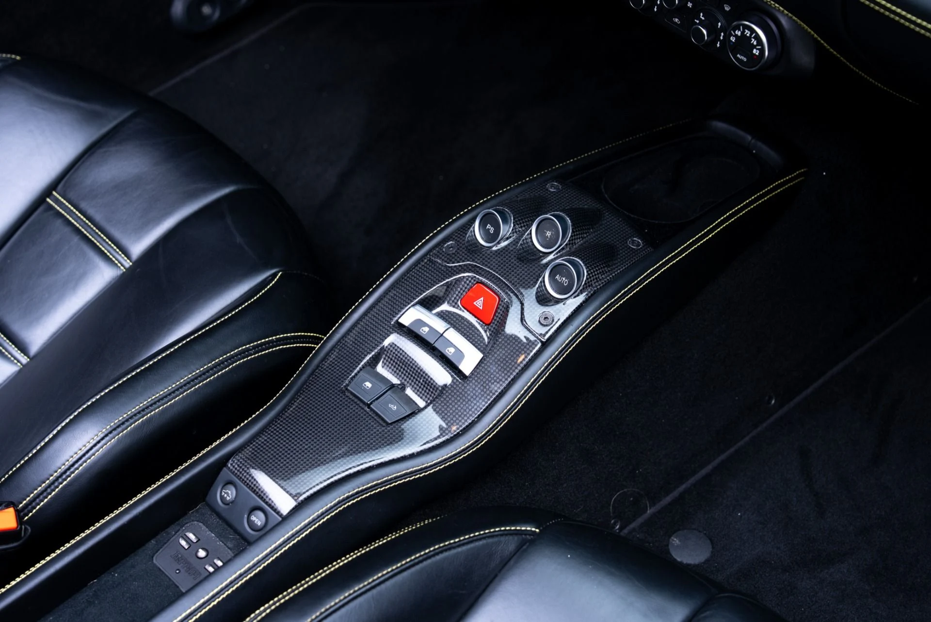 mph033_1664932290_Used_2015_Ferrari_458_Spider_1768509940_adbfdec30e