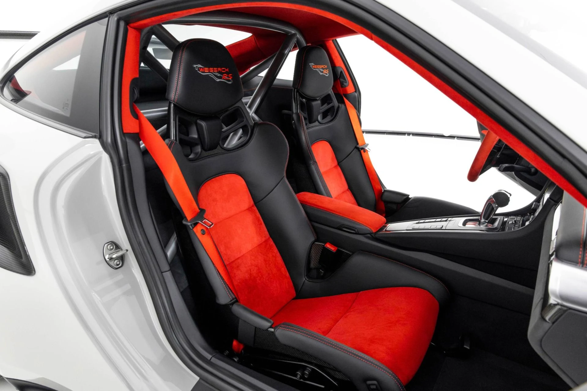 mph033_1668624621_Used_2018_Porsche_911_GT_2_RS_1762984483_4972c5f23b