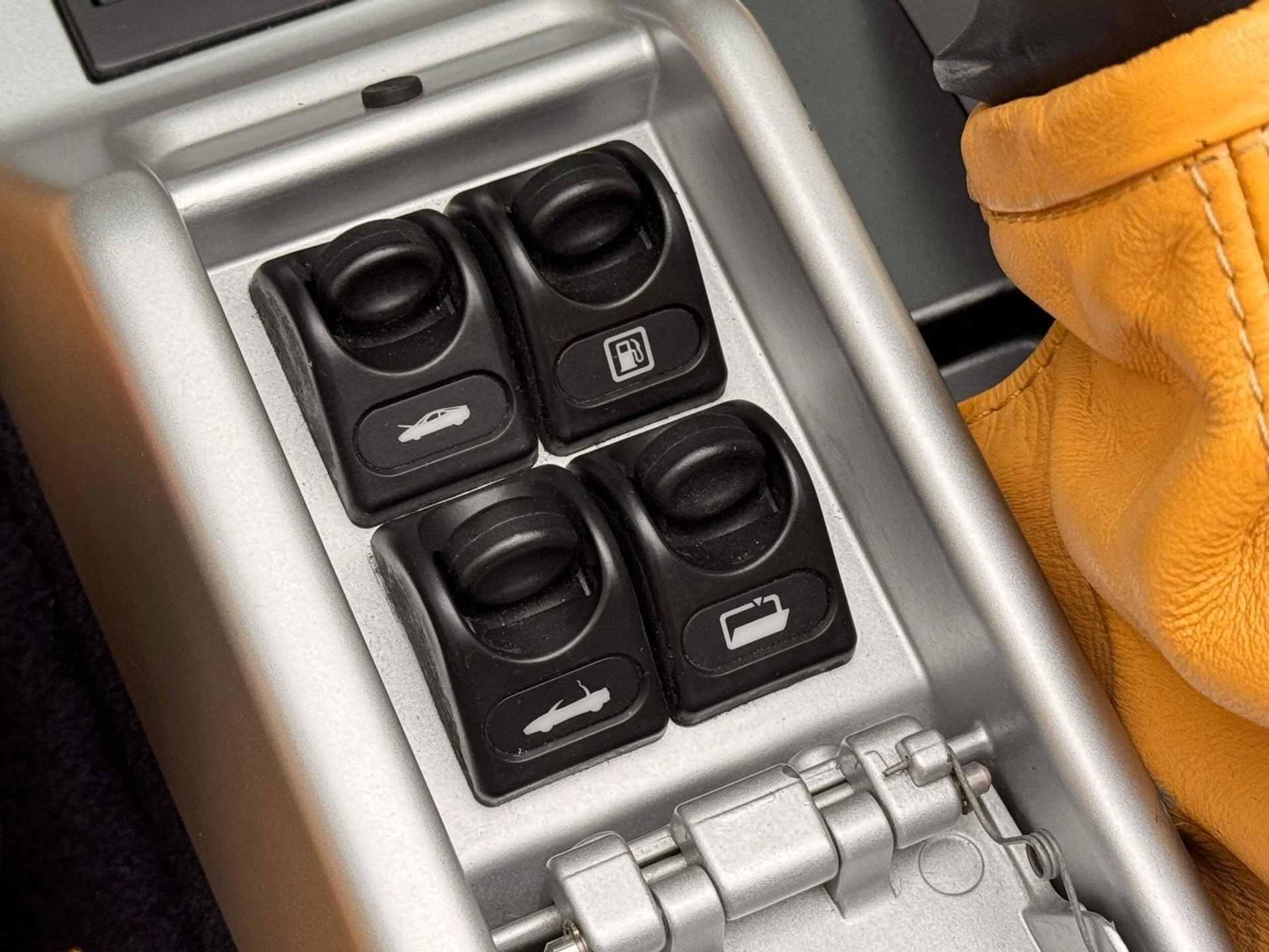 mph033_1672813914_Used_2003_Ferrari_360_Modena_Spider_1759297875_812affb205