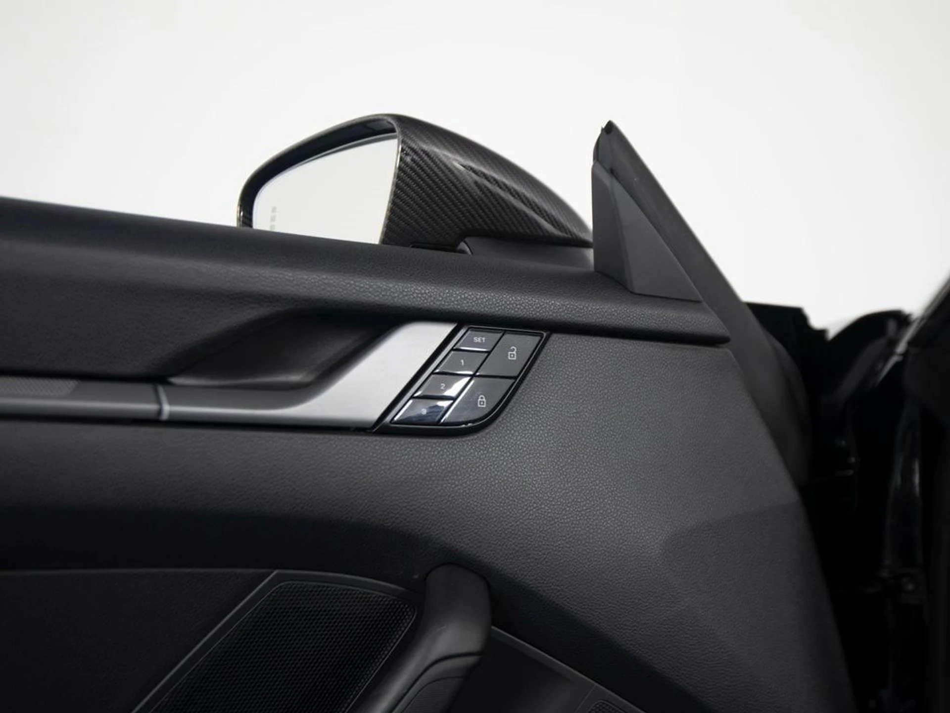 mph033_1678467457_5b7de1f6658bb1b69500dd62e3b62aafx_d9233ffa65