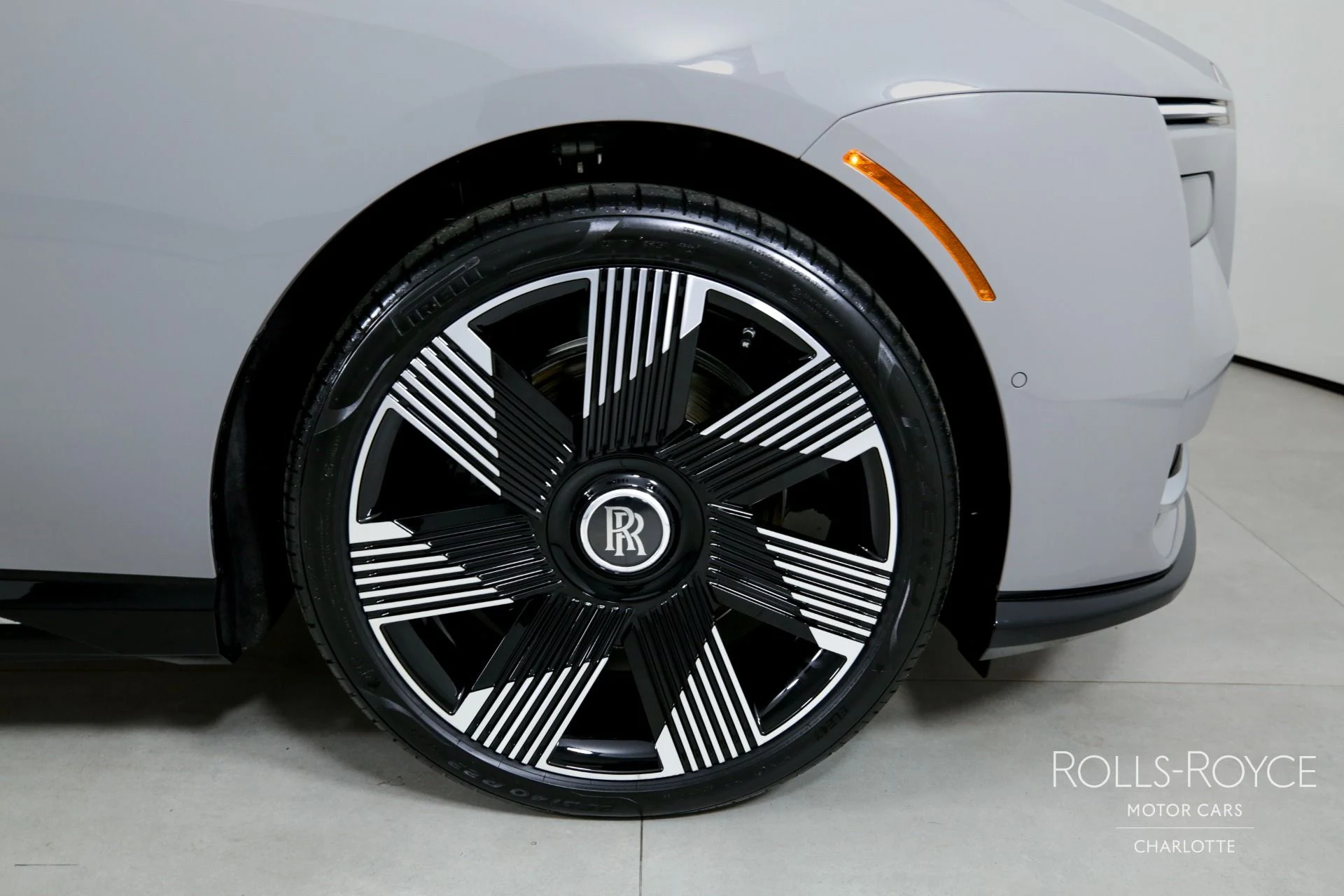 mph033_1680038151_Used_2025_Rolls_Royce_Spectre_1734039852_29ddcb585a