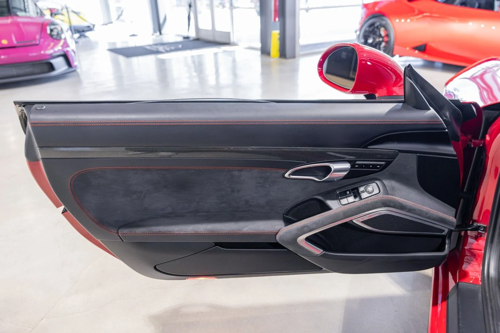 mph033_1680825446_Sw_82131cd320